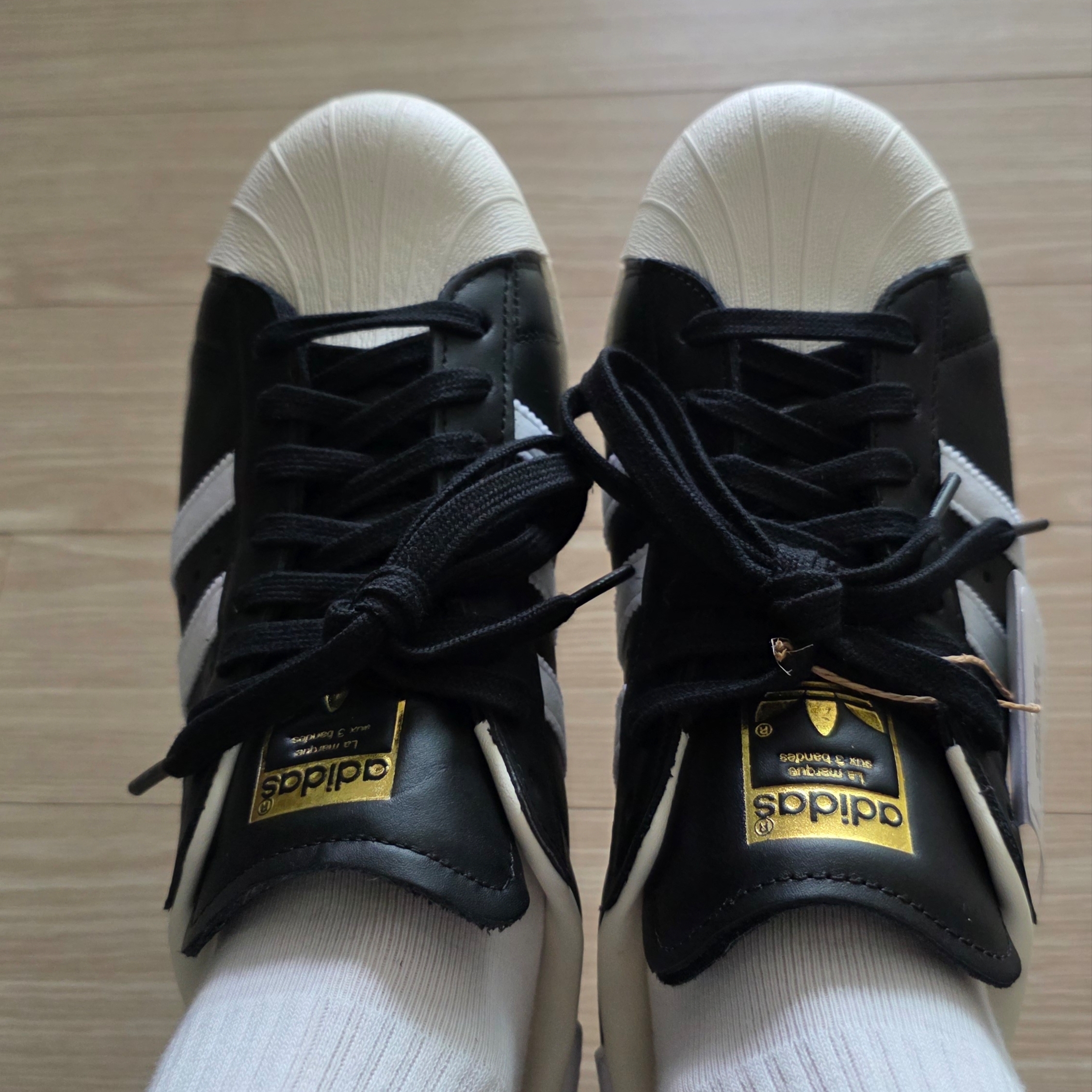 Adidas Superstar 82 FI Core Black 착용 스타일