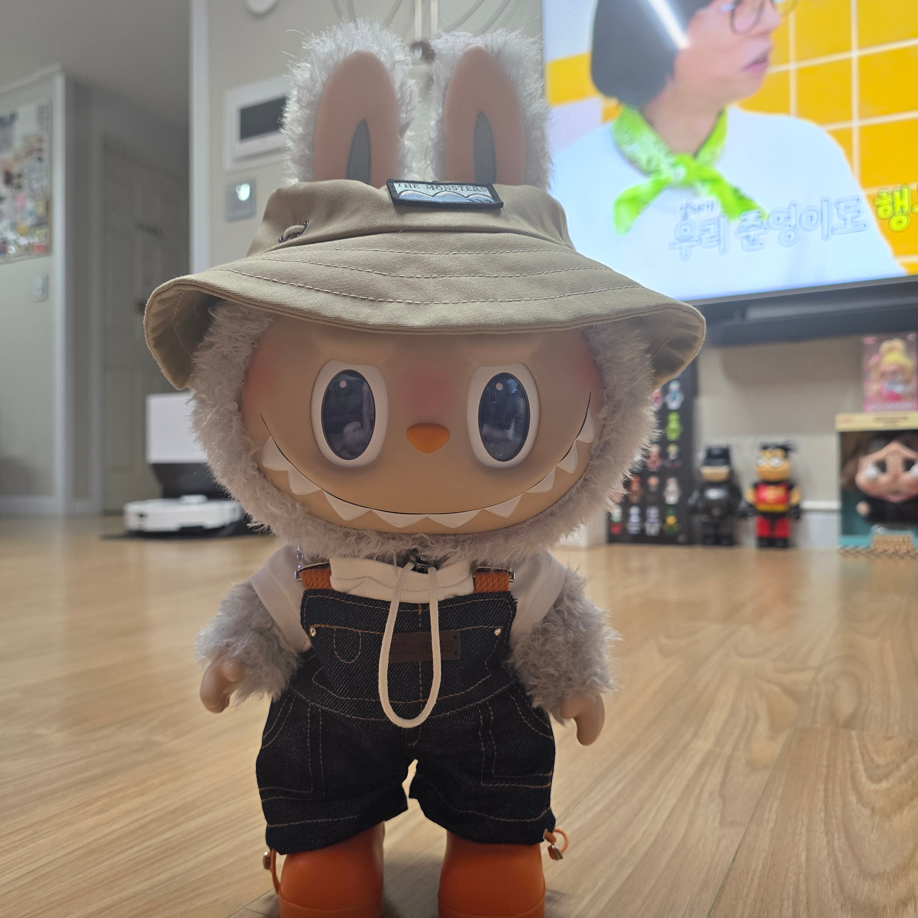 Pop Mart The Monsters Fall In Wild Labubu Series Plush Doll 착용 스타일 - 1