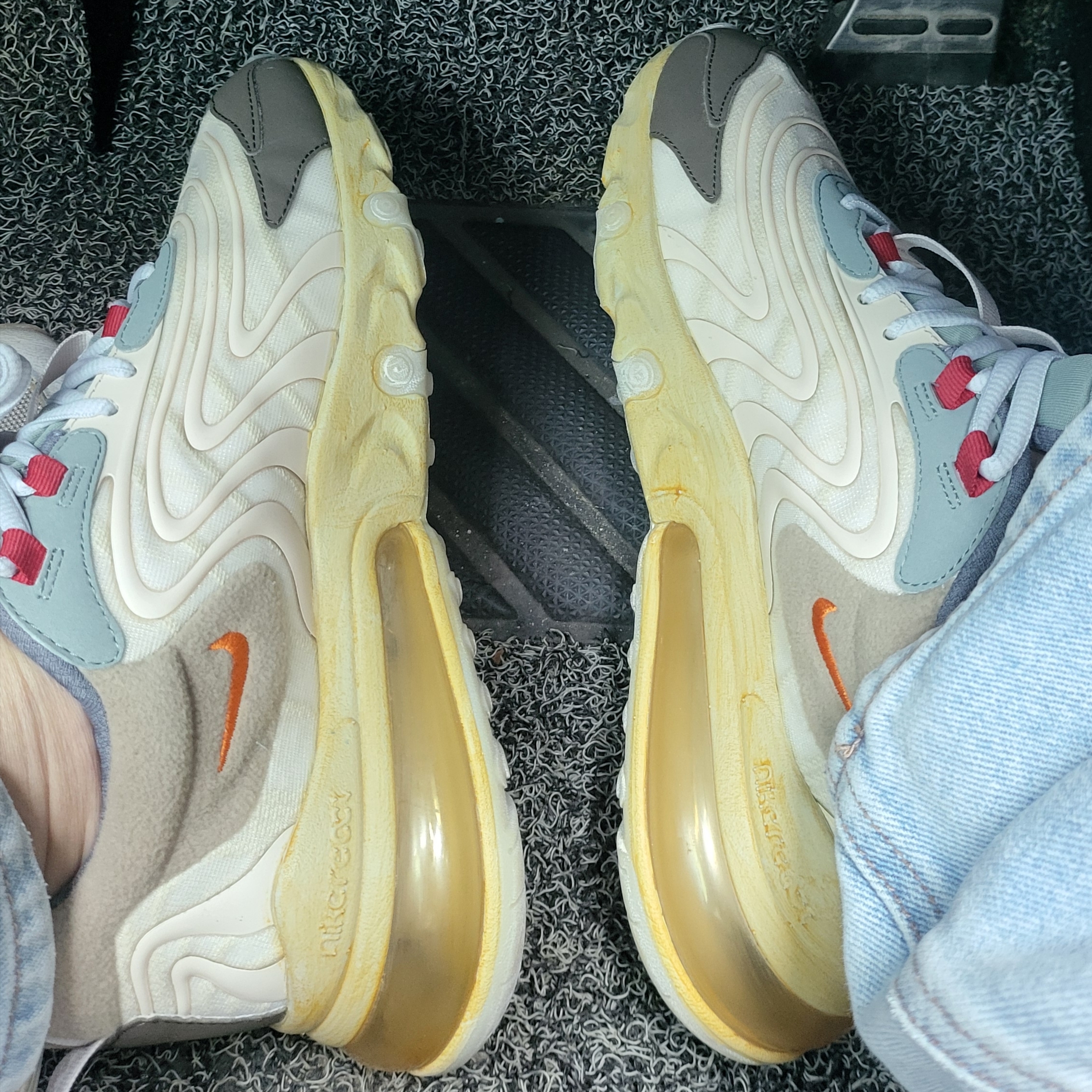 Nike x Travis Scott Air Max 270 React Cactus Trails 착용 스타일
