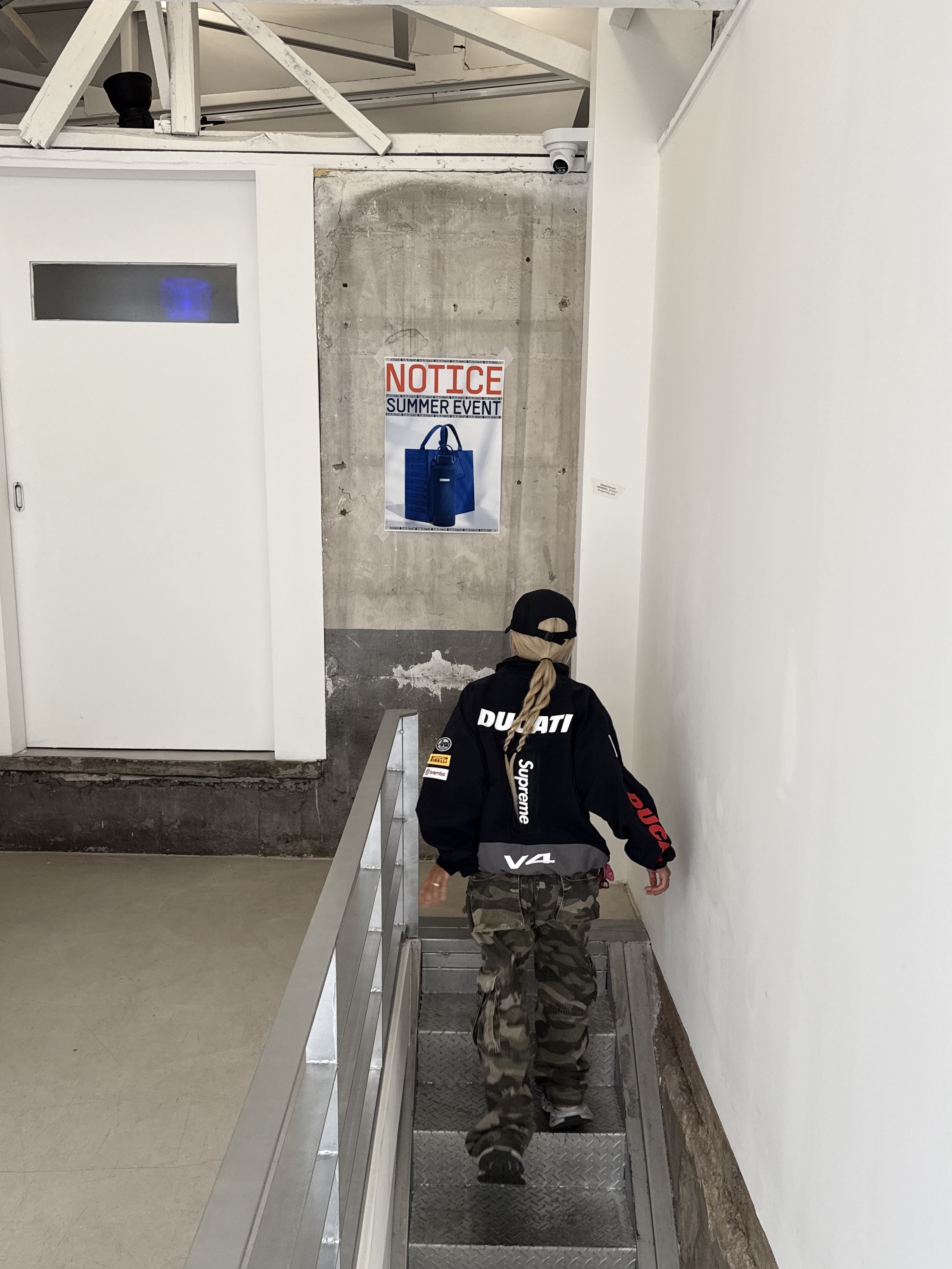 Supreme x Ducati Track Jacket Black - 24SS, Supreme Mesh Side Panel Camp Cap Black - 24SS 착용 스타일