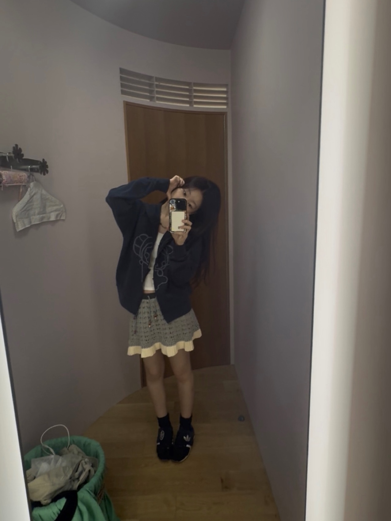 COYSEIO Vintage Tape Hood Zip-Up Navy, COYSEIO Layered Knit Skirt Melange Grey 착용 스타일 - 1