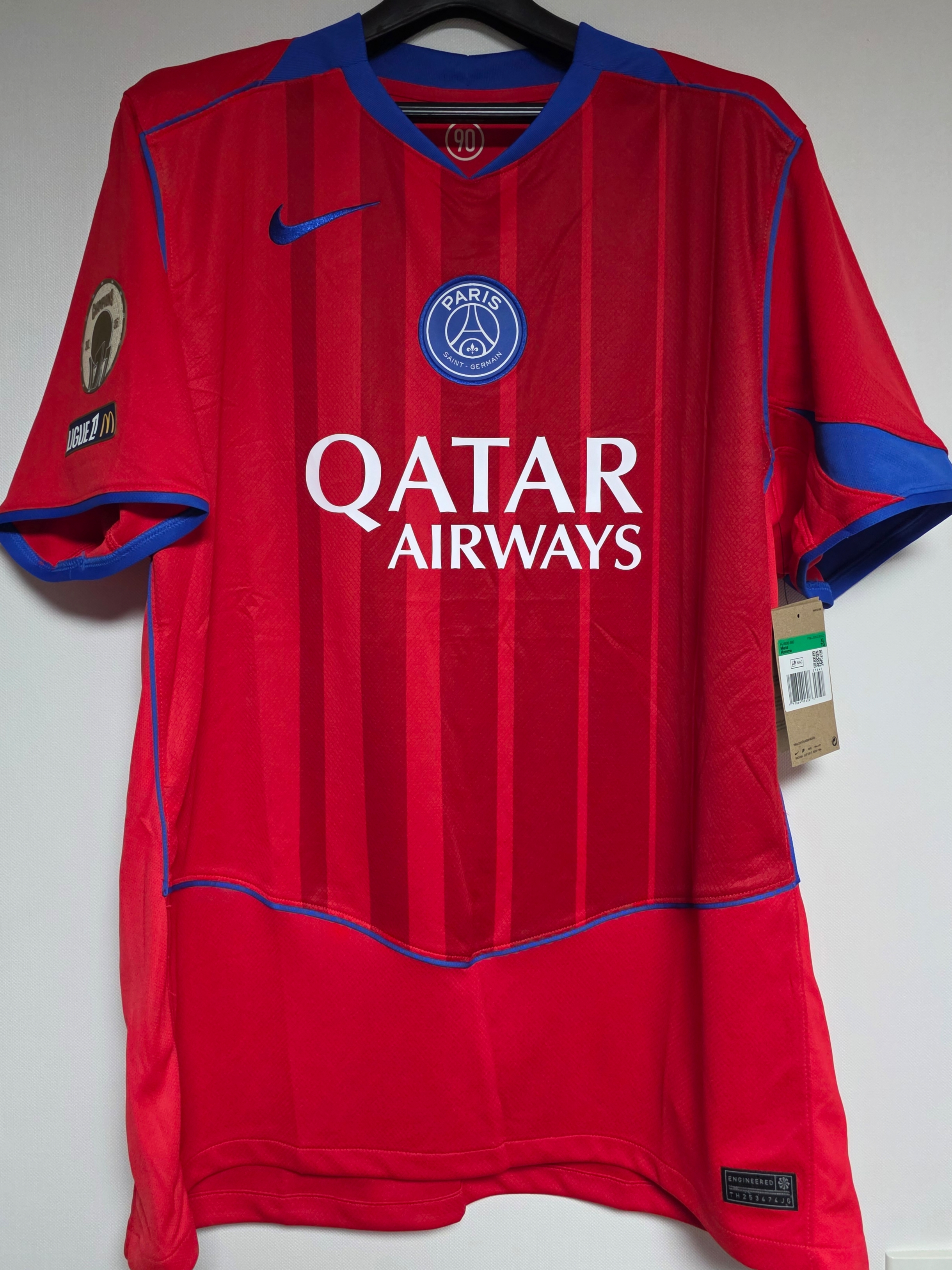 Nike Paris Saint-Germain 2025/26 Stadium 3rd Dri-Fit Total 90 Replica Jersey Global Red Sport Red Hyper (Non Marking Ver.), Nike Paris Saint-Germain 2025/26 Stadium 3rd Dri-Fit ADV Total 90 Authentic Jersey Global Red Sport Red Hyper (Non Marking Ver.) 착용 스타일 - 1