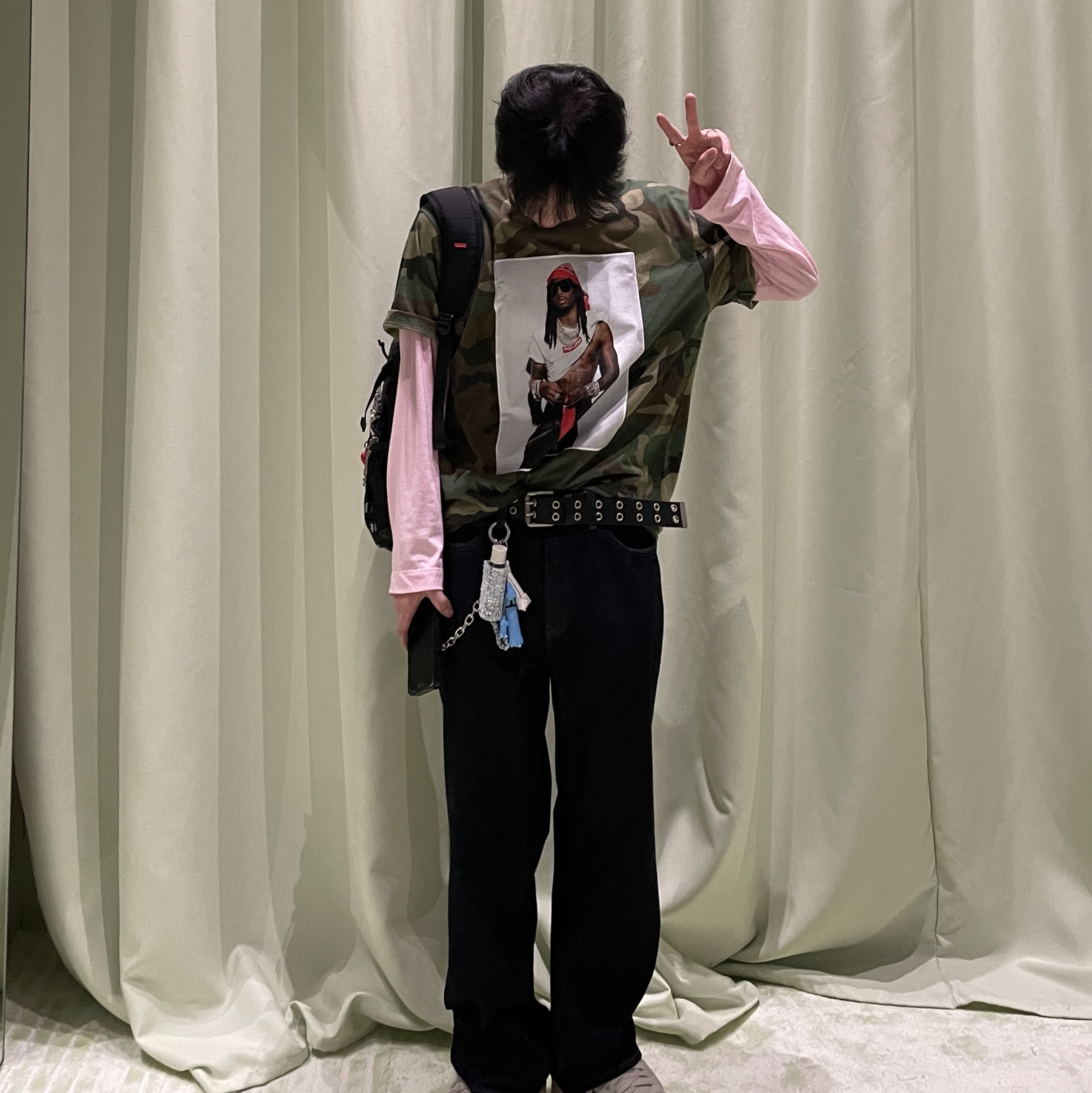 Supreme Playboi Carti T-Shirt Woodland Camo - 25FW 착용 스타일 - 1