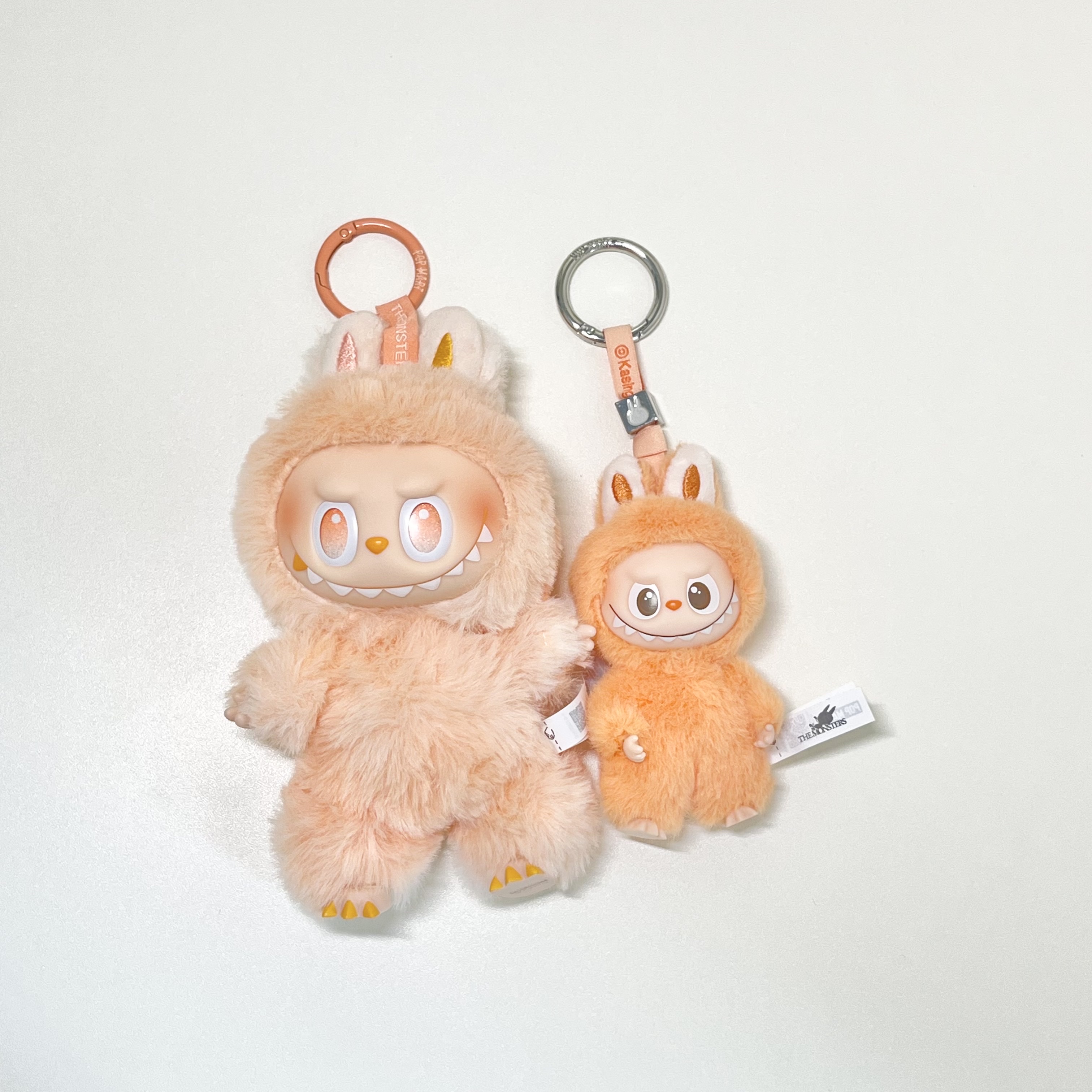 Pop Mart Labubu The Monsters Pin For Love Series Vinyl Plush Pendant Sealed Case (A-M) (14 Blind Boxes) 착용 스타일 - 9