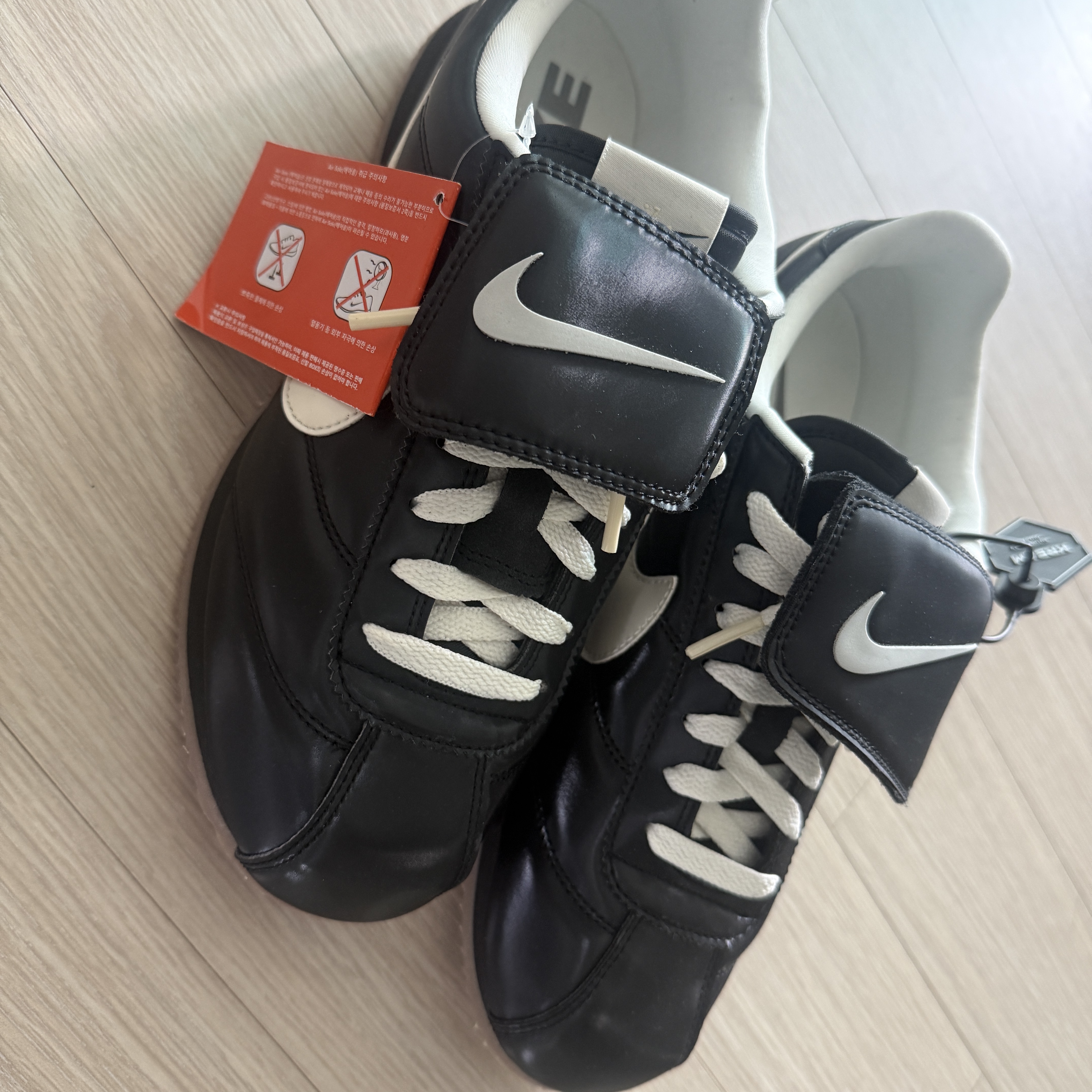 Nike Cortez SE Black Gum Brown 착용 스타일 - 1