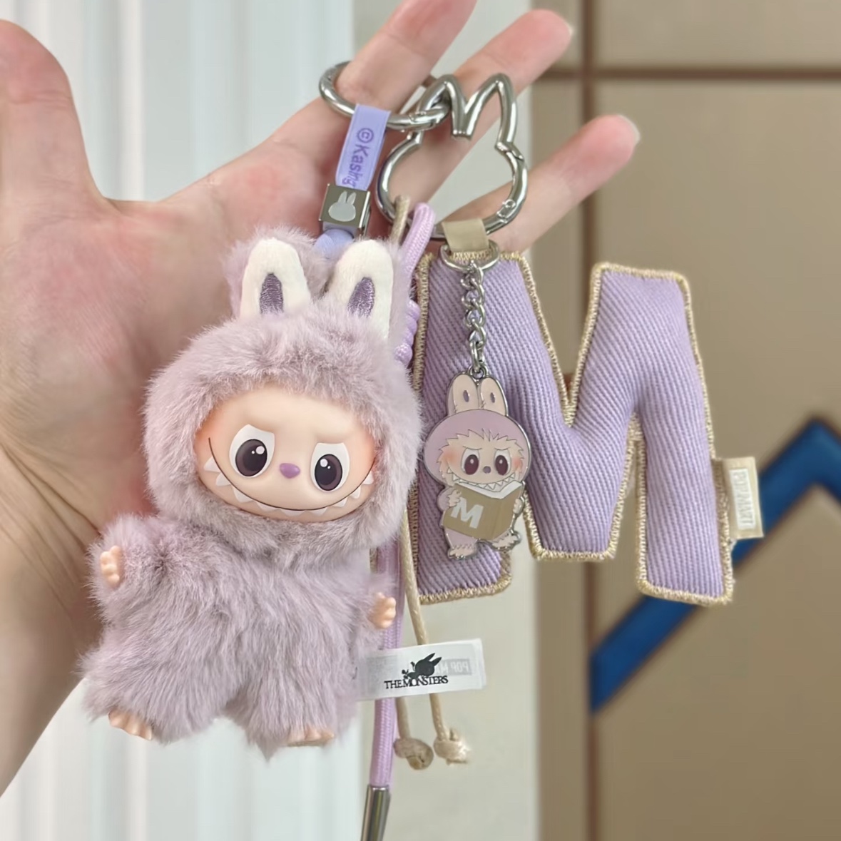 Pop Mart Labubu The Monsters Pin For Love Series Vinyl Plush Pendant (A-M) M (Opened Case), Pop Mart Labubu The Monsters Pin For Love Series - Letter Pendant (A-M) M (Opened Case) 착용 스타일