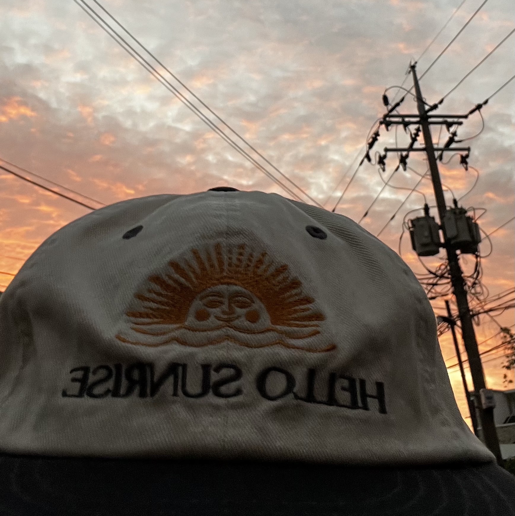 Hello Sunrise Two Tone Washed OG Logo 6panel Cap Oatmeal Beige & Charcoal 착용 스타일 - 1
