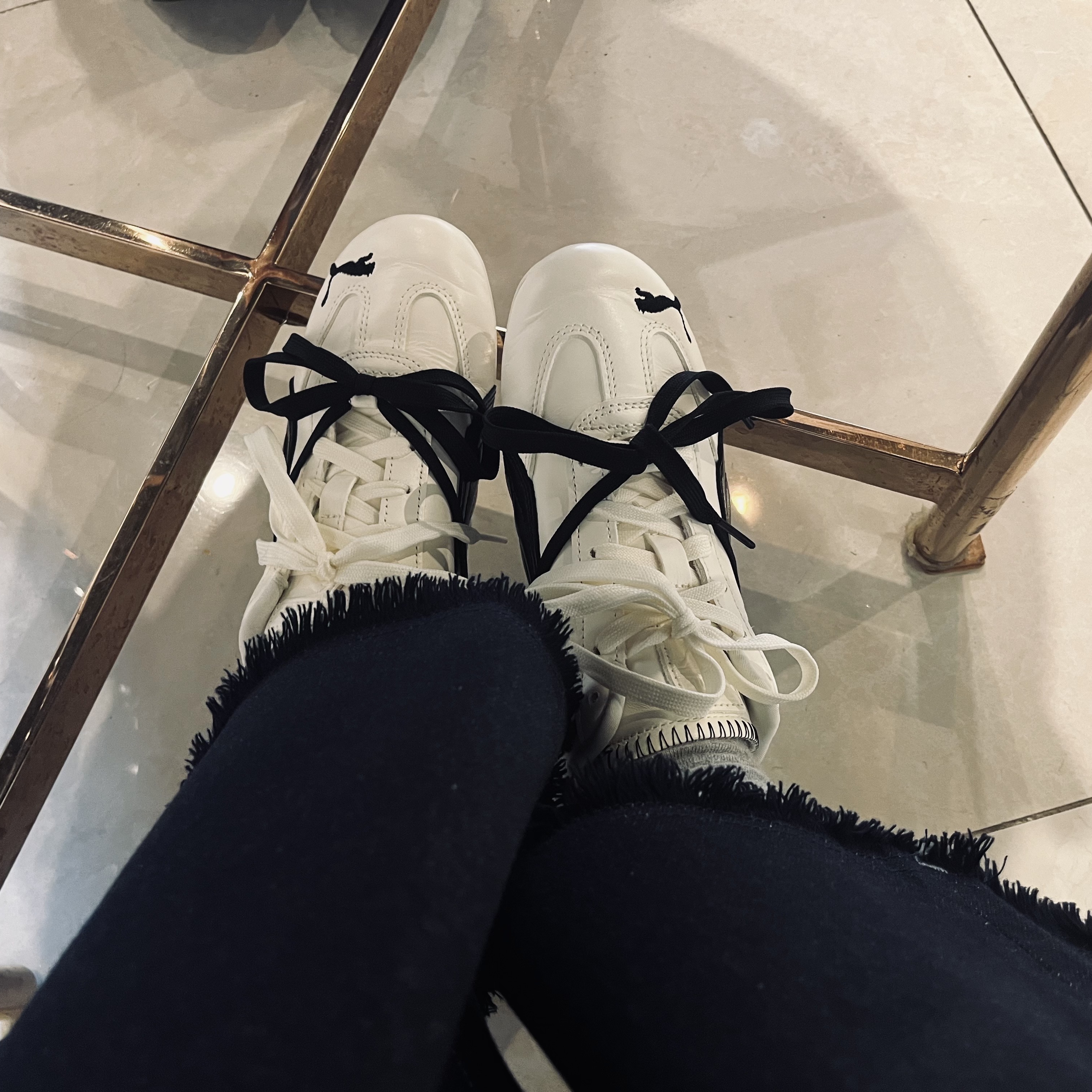 (W) Puma x Rosé Speedcat LEA Warm White Black 착용 스타일 - 1
