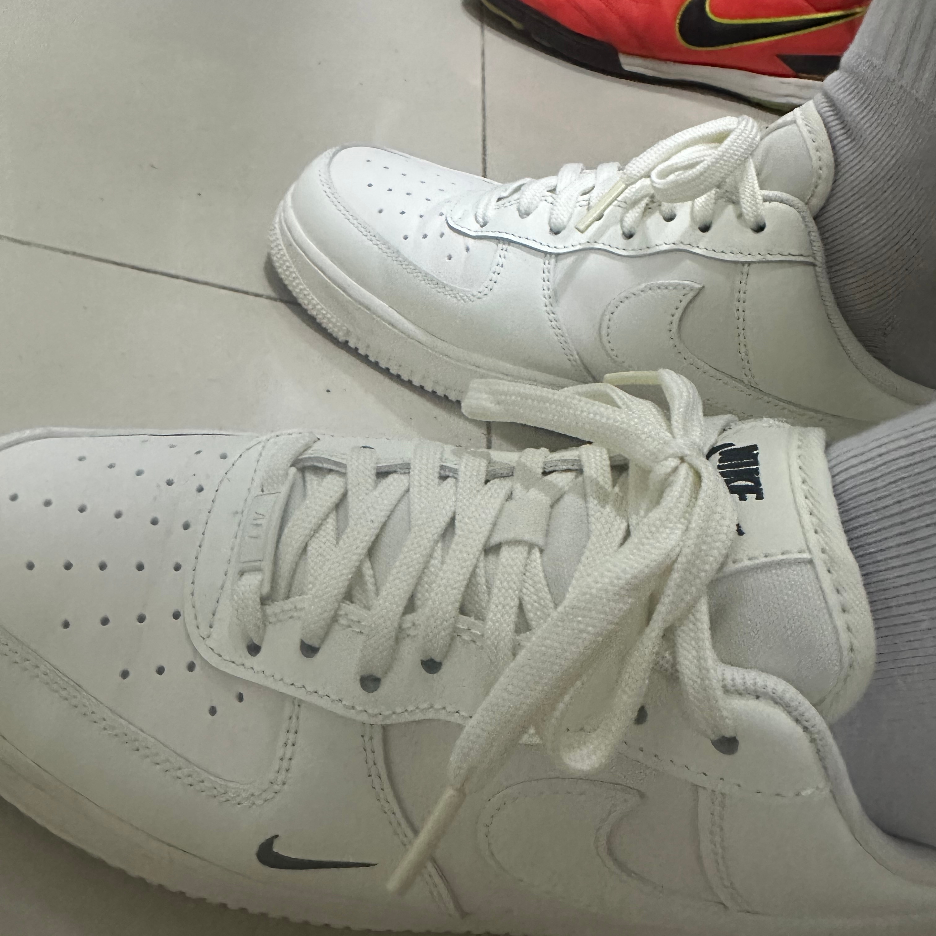 (W) Nike Air Force 1 '07 Essential TRK3 Sail 착용 스타일