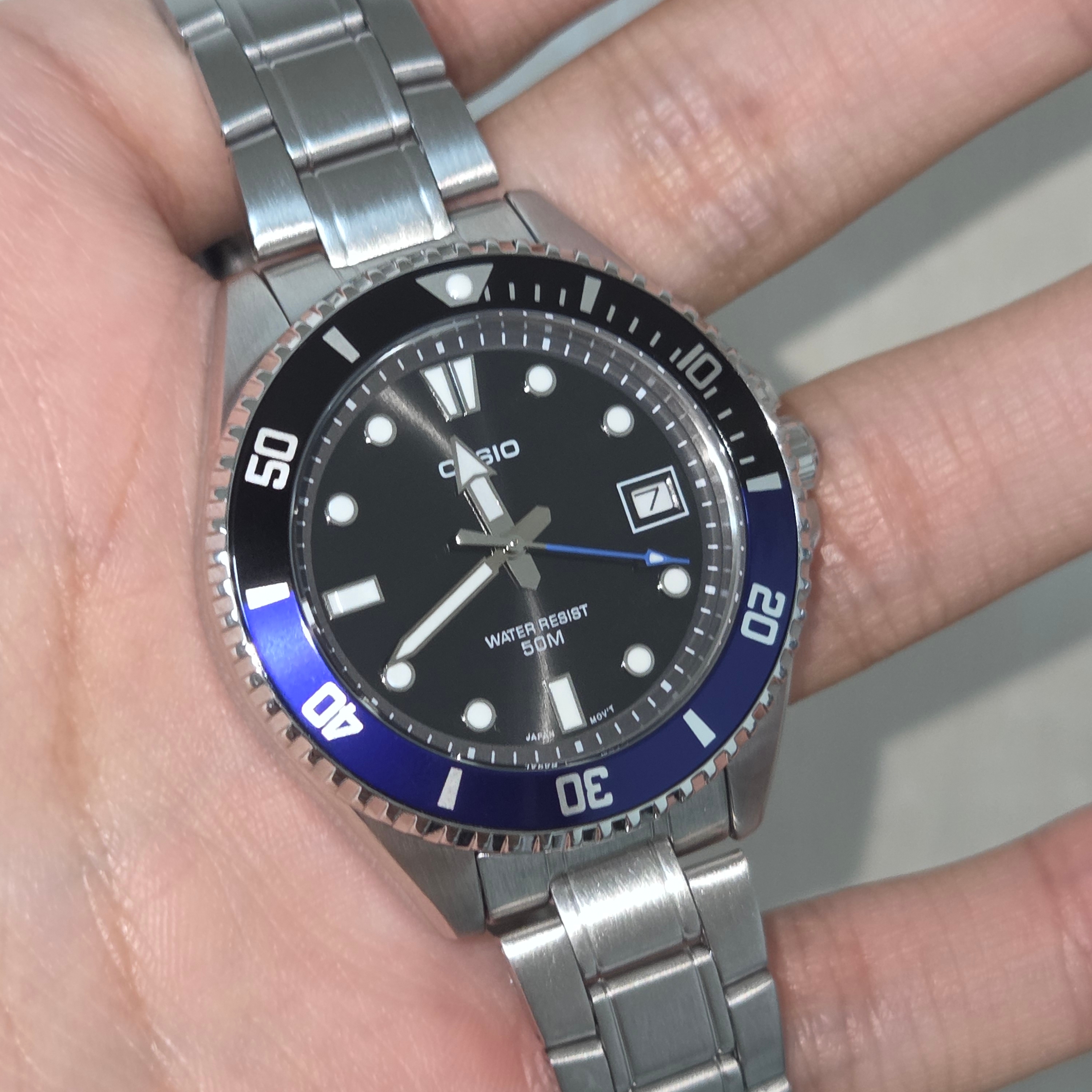 Casio MDV-10D-1A2VDF 착용 스타일 - 1