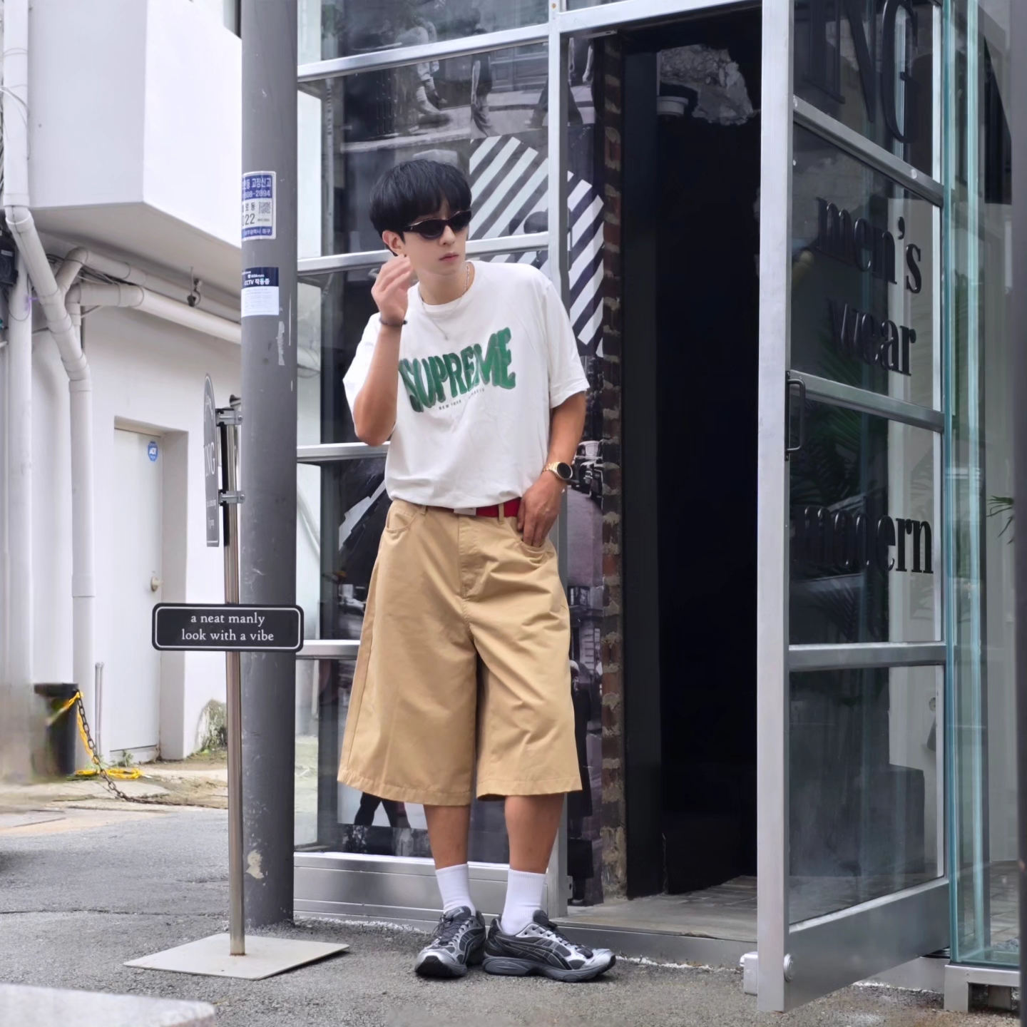 Supreme Flocked Washed S/S Top White - 25SS, Samsung Galaxy Watch6 44mm LTE Silver (Korean Ver.) 착용 스타일 - 1