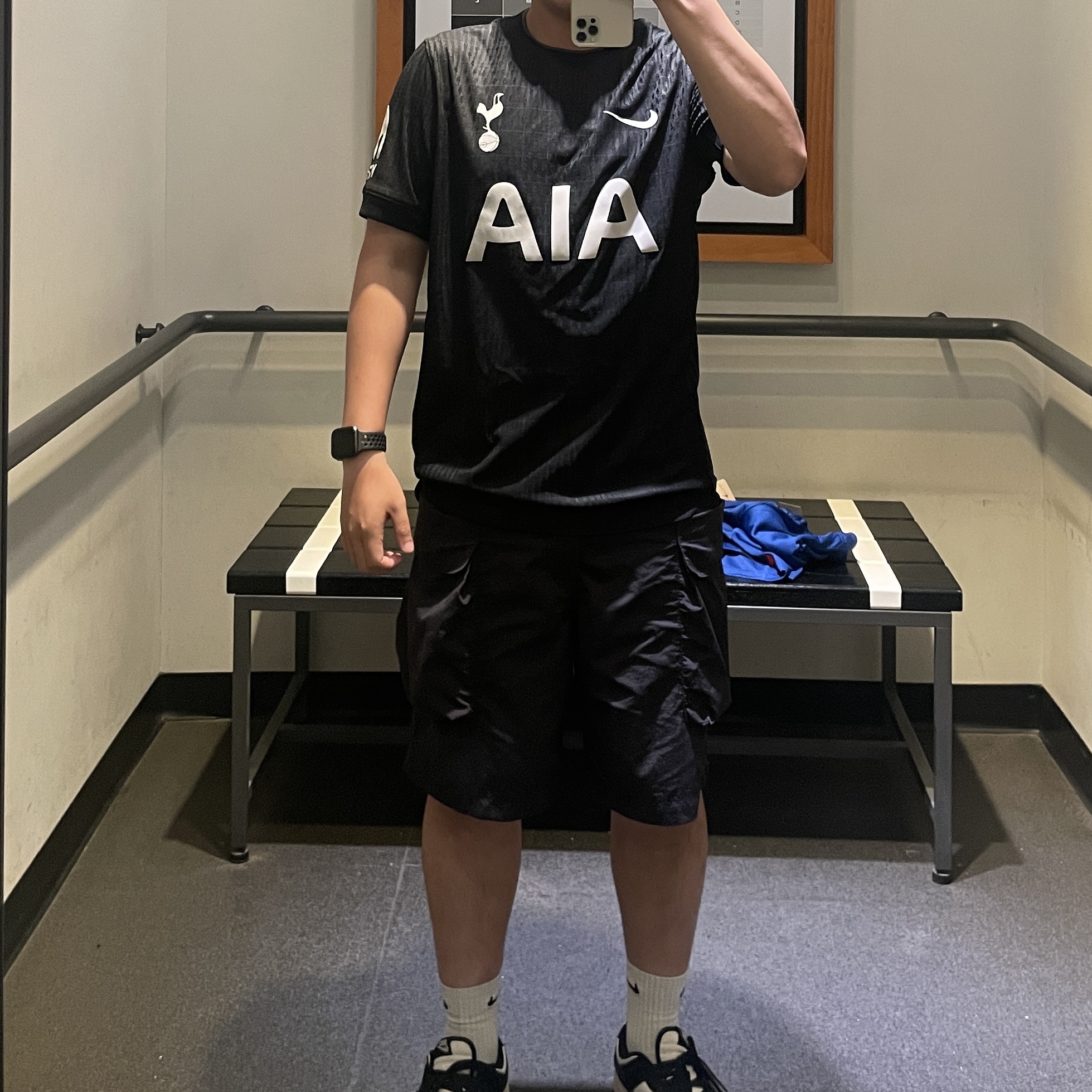 Nike Tottenham Hotspur 2025/26 Match Away Dri-FIT ADV Authentic Jersey Black Light Iron Ore (Non Marking Ver.) 착용 스타일