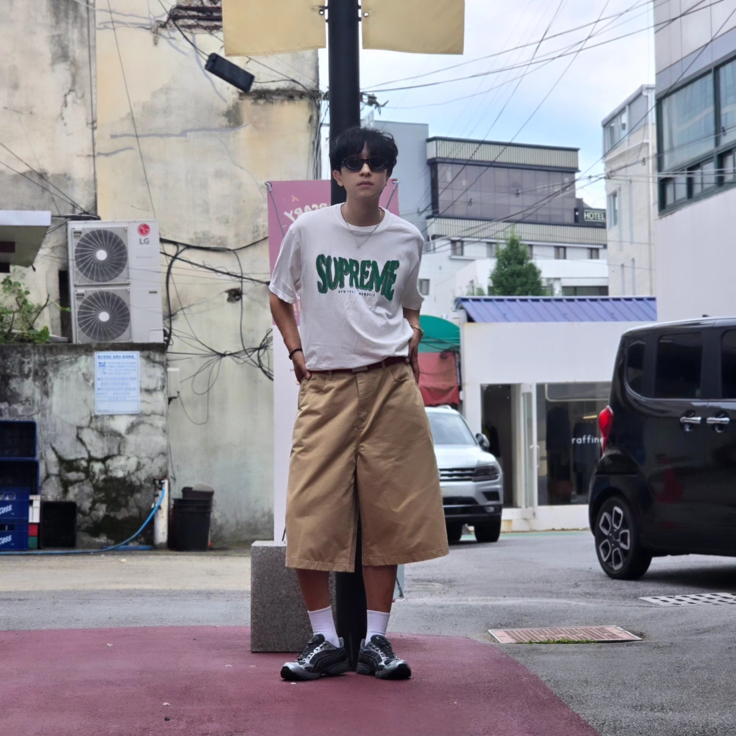 Supreme Flocked Washed S/S Top White - 25SS, Samsung Galaxy Watch6 44mm LTE Silver (Korean Ver.) 착용 스타일 - 3