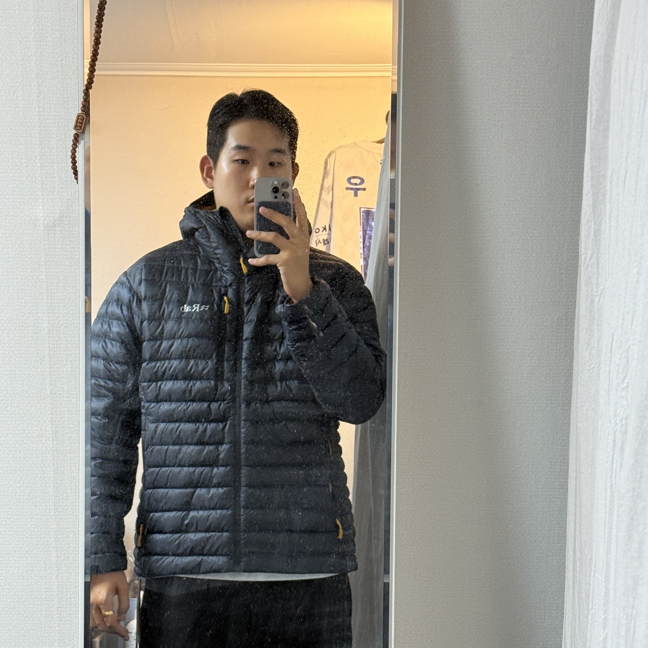 Rab Microlight Alpine Jacket Beluga 착용 스타일 - 1