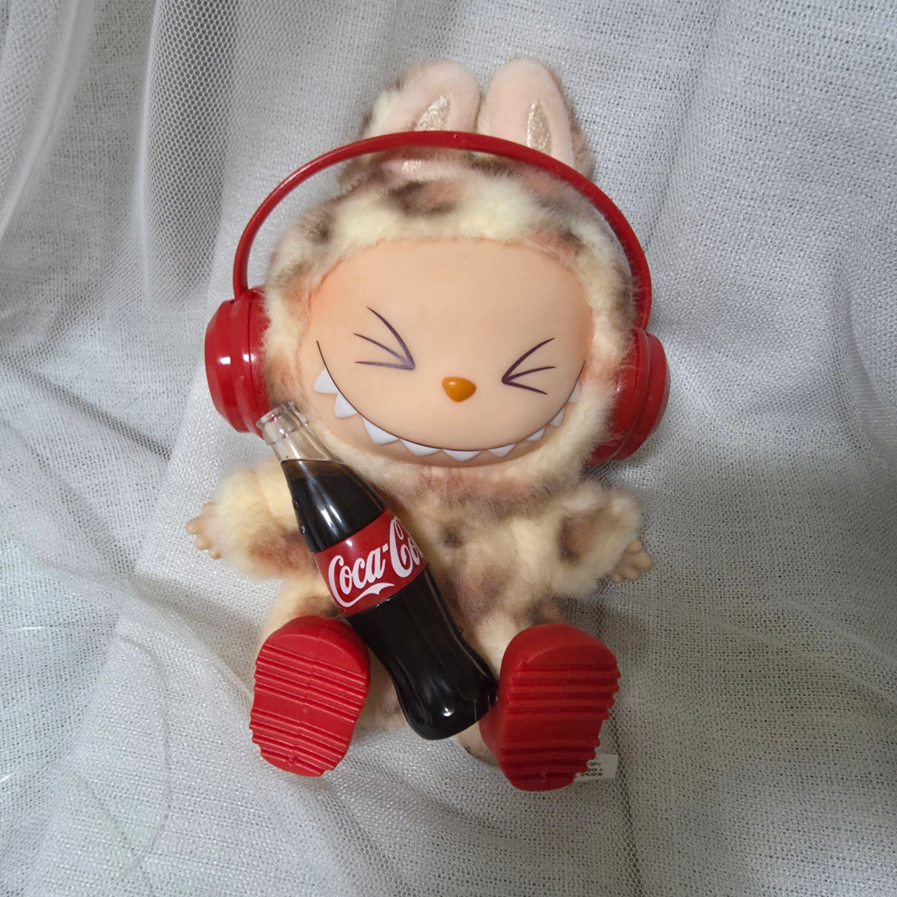 Pop Mart Labubu Let's Play Together Doll Series Sisi Keyring (Opened Case) 착용 스타일
