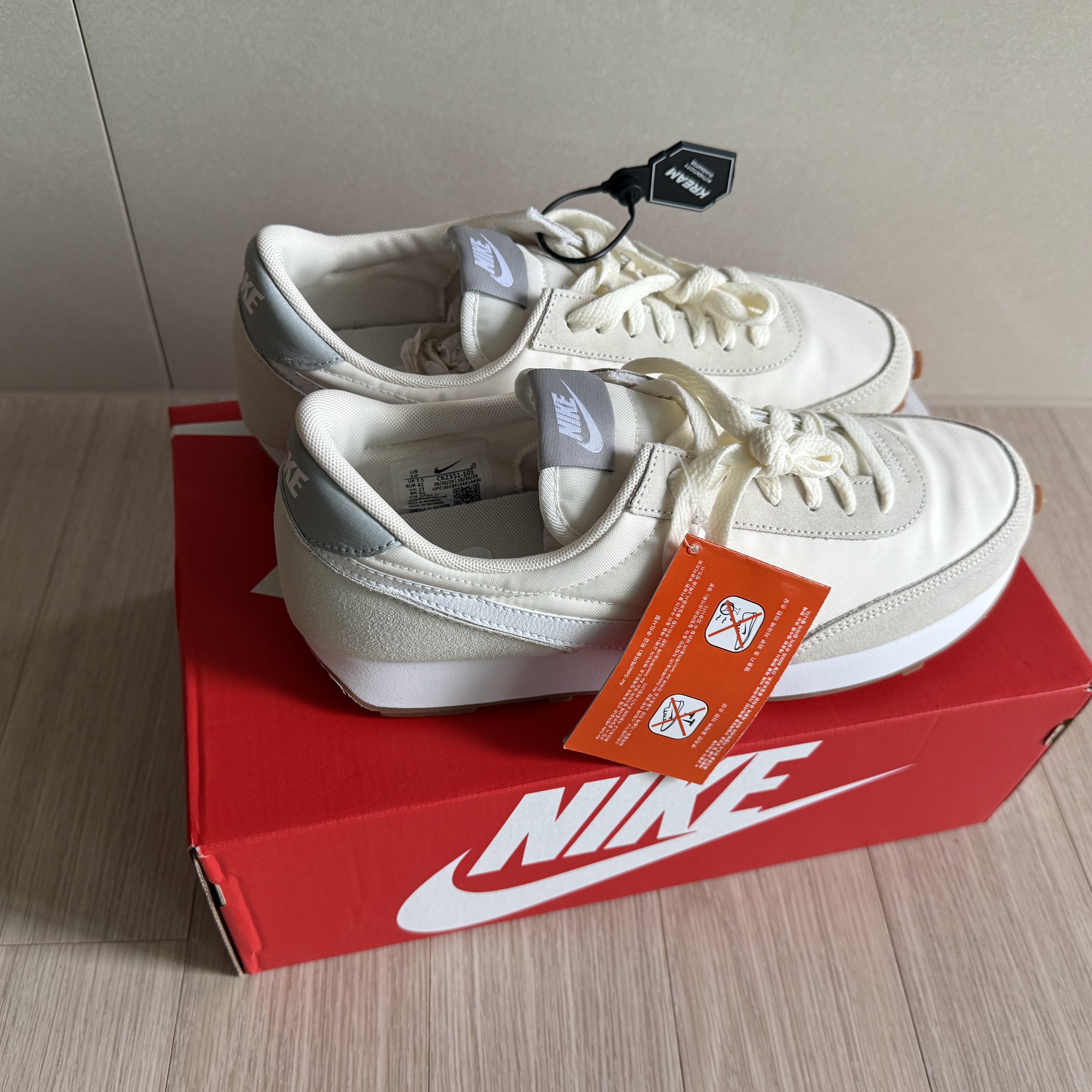 (W) Nike Daybreak Summit White 착용 스타일 - 2