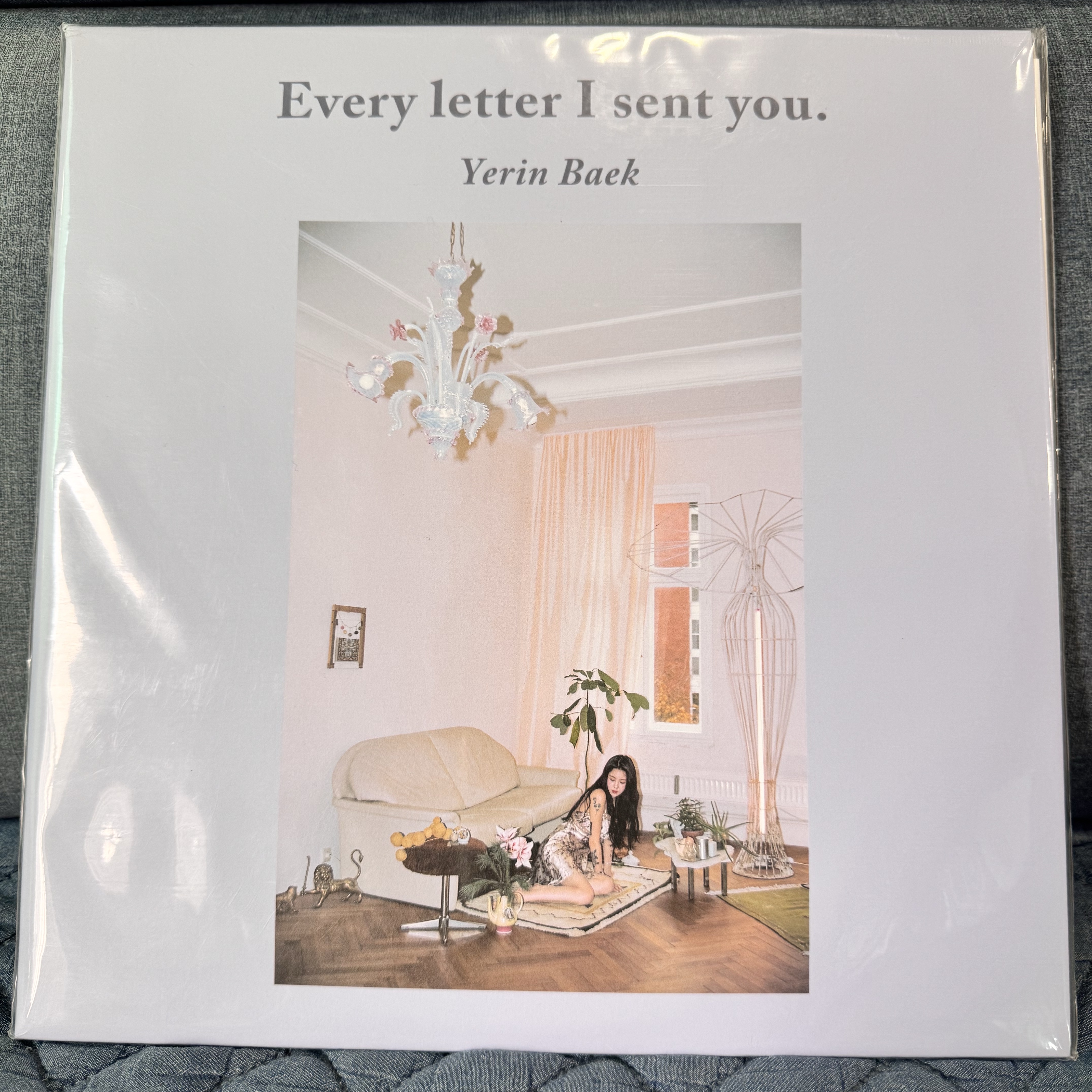 Yerin Baek 1st Album Every Letter I Sent You LP Clear (2LP) 착용 스타일 - 2