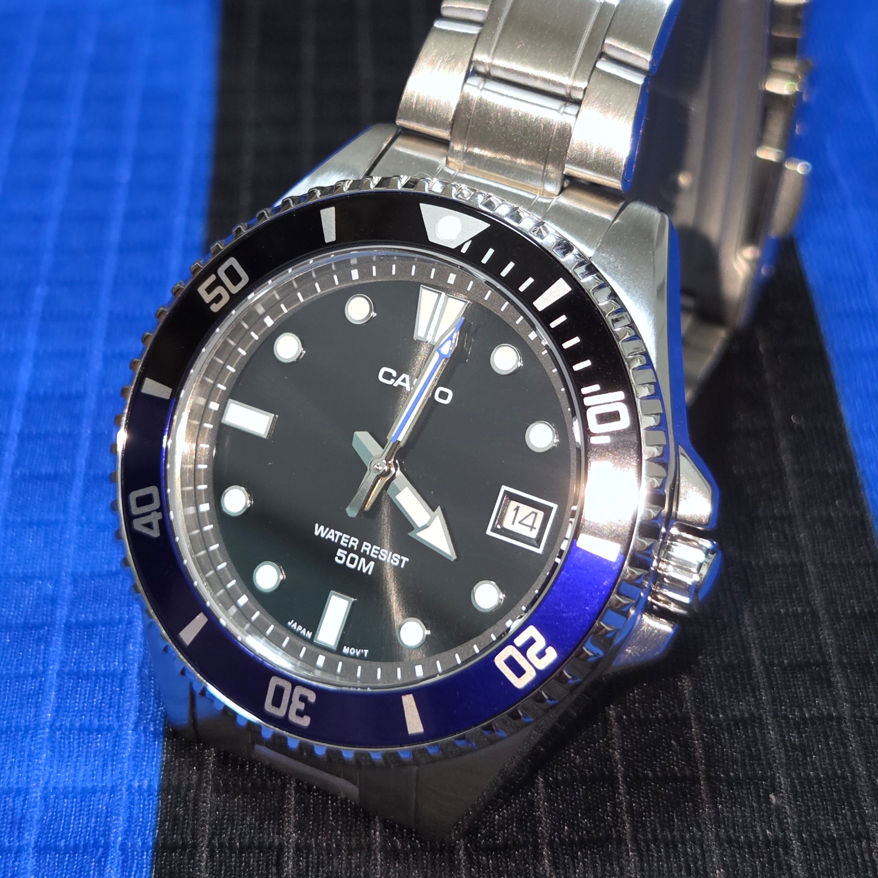 Casio MDV-10D-1A2VDF 착용 스타일 - 4
