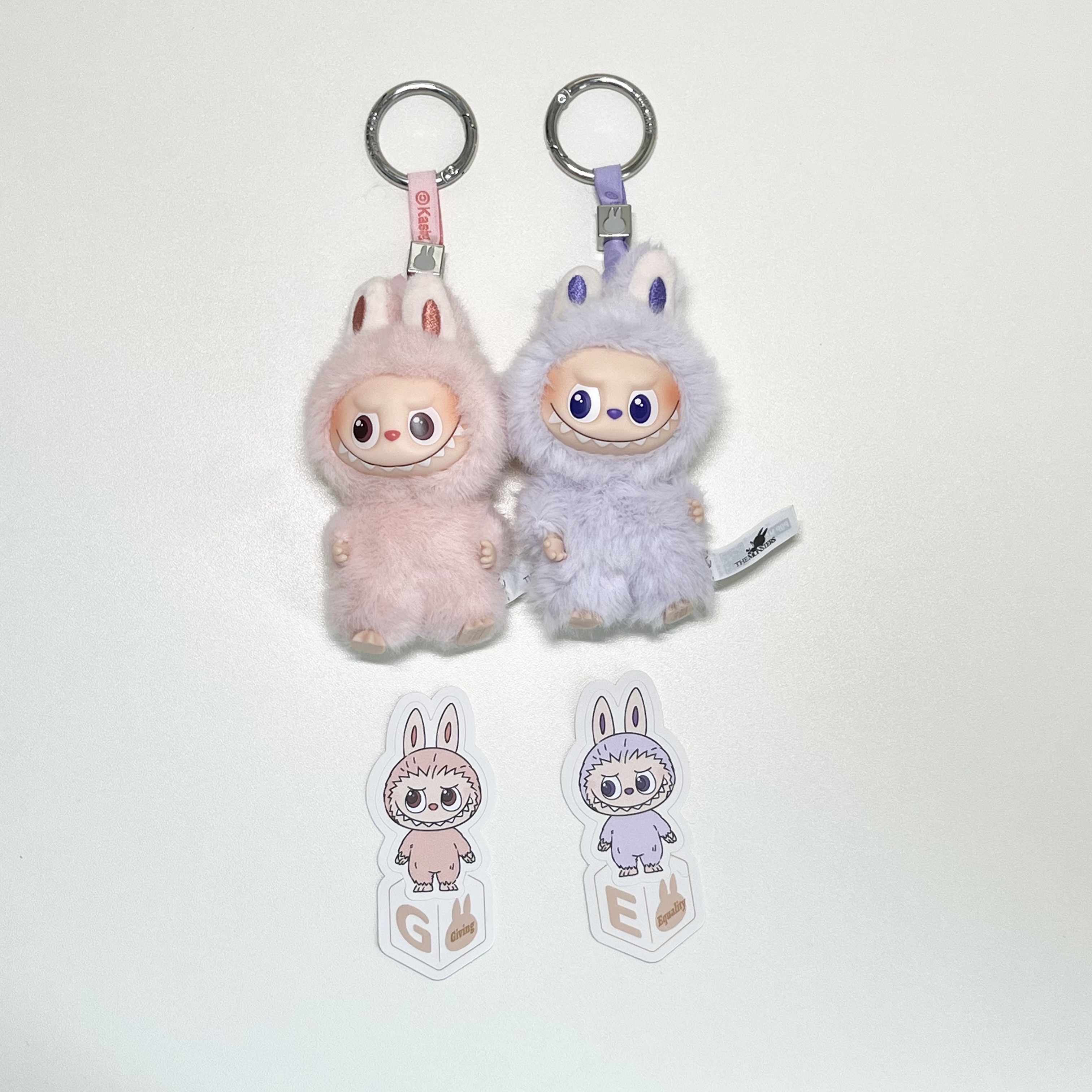 Pop Mart Labubu The Monsters Pin For Love Series Vinyl Plush Pendant Sealed Case (A-M) (14 Blind Boxes) 착용 스타일 - 2