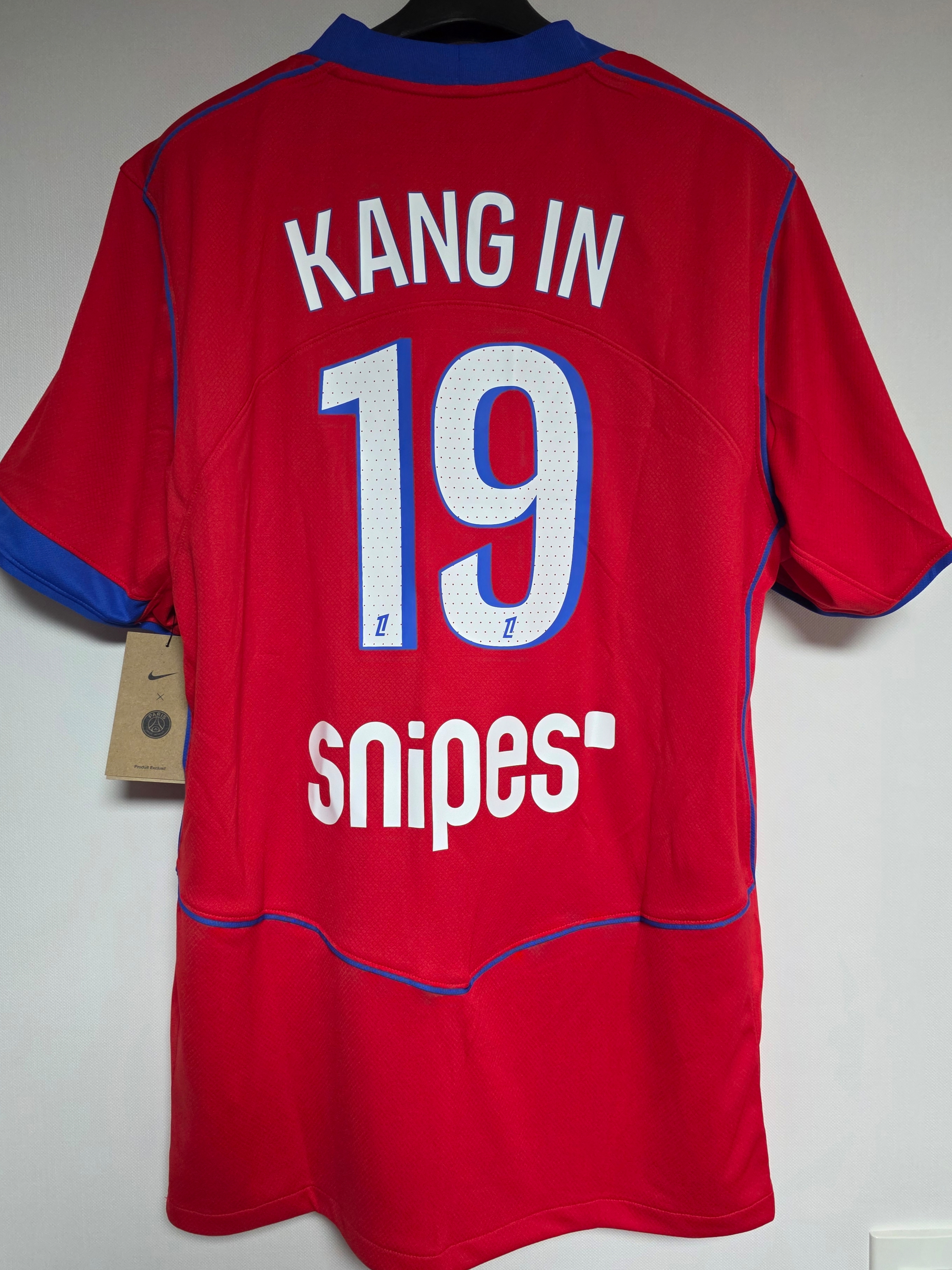 Nike Paris Saint-Germain 2025/26 Stadium 3rd Dri-Fit Total 90 Replica Jersey Global Red Sport Red Hyper (Non Marking Ver.), Nike Paris Saint-Germain 2025/26 Stadium 3rd Dri-Fit ADV Total 90 Authentic Jersey Global Red Sport Red Hyper (Non Marking Ver.) 착용 스타일 - 2
