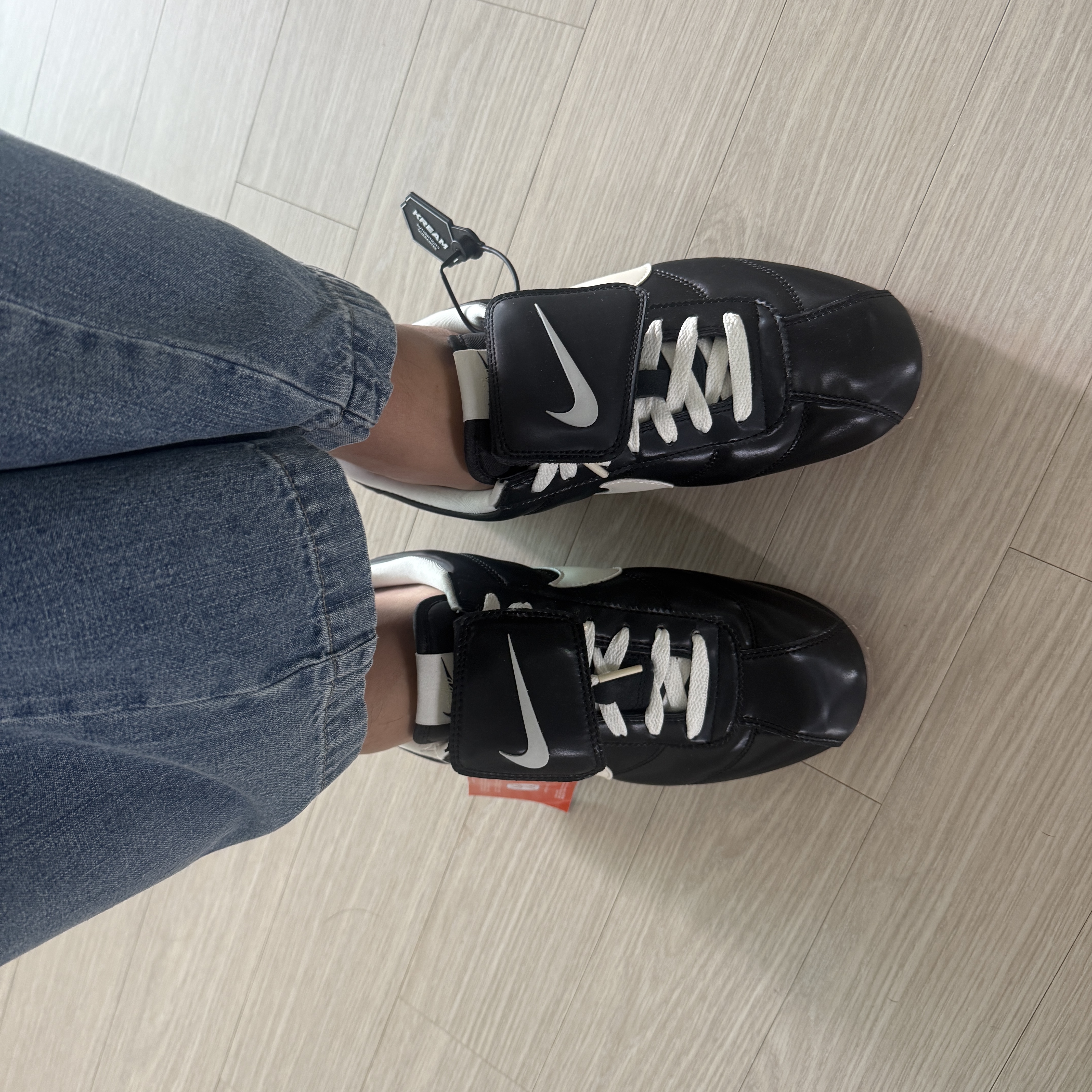 Nike Cortez SE Black Gum Brown 착용 스타일 - 3
