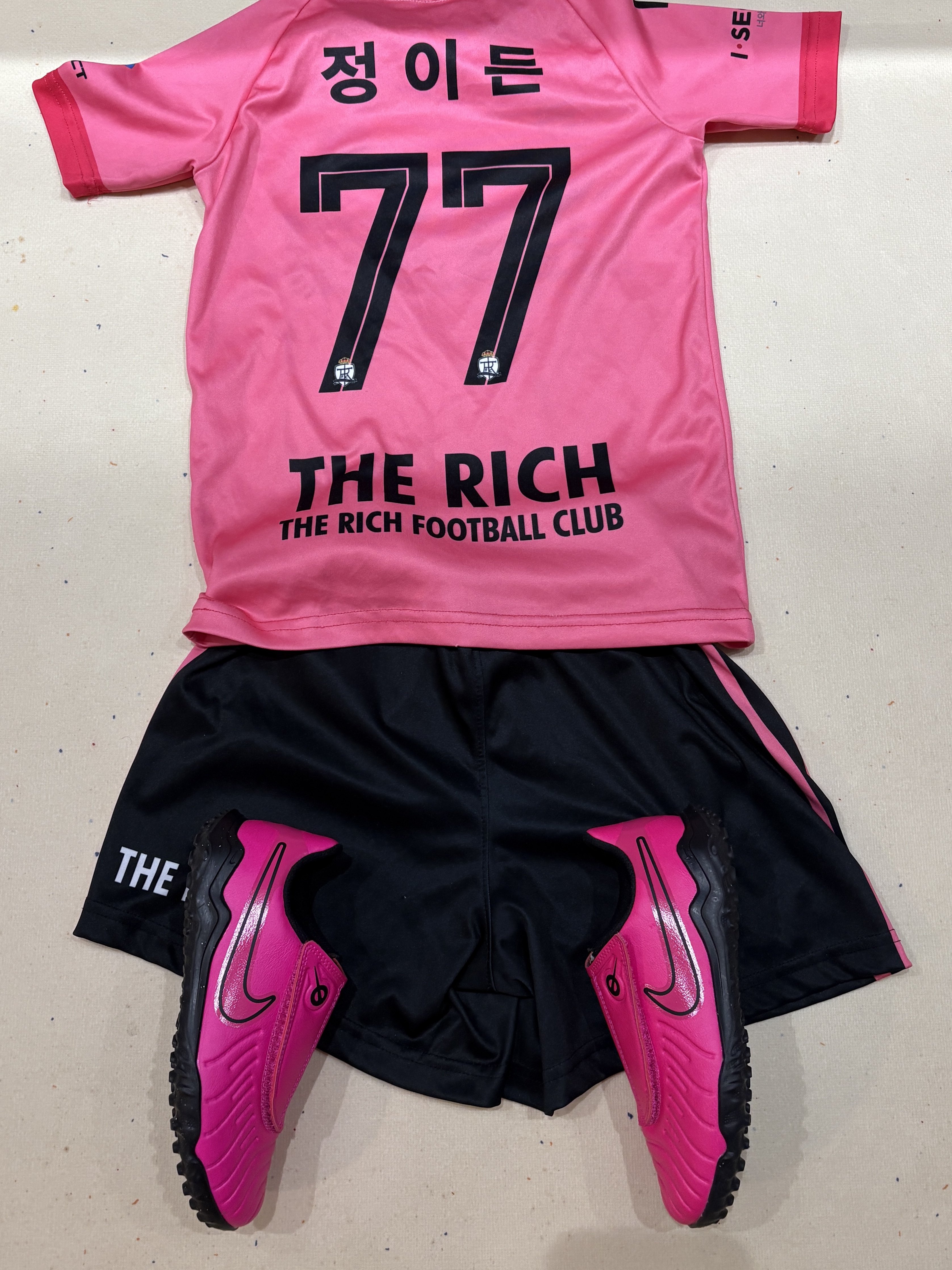 (GS) Nike Zoom Tiempo Legend 10 Club TF Fierce Pink Black 착용 스타일 - 4