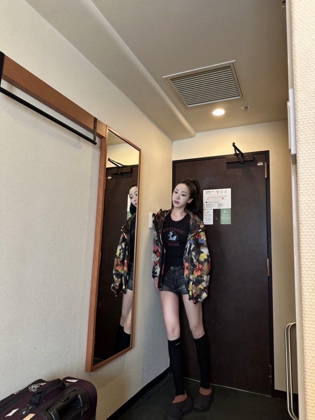 Palace Sprinter Jacket Floral Camo - 25SS, Hysteric Glamour Hys Kinky Jeans Tank Top Black 착용 스타일
