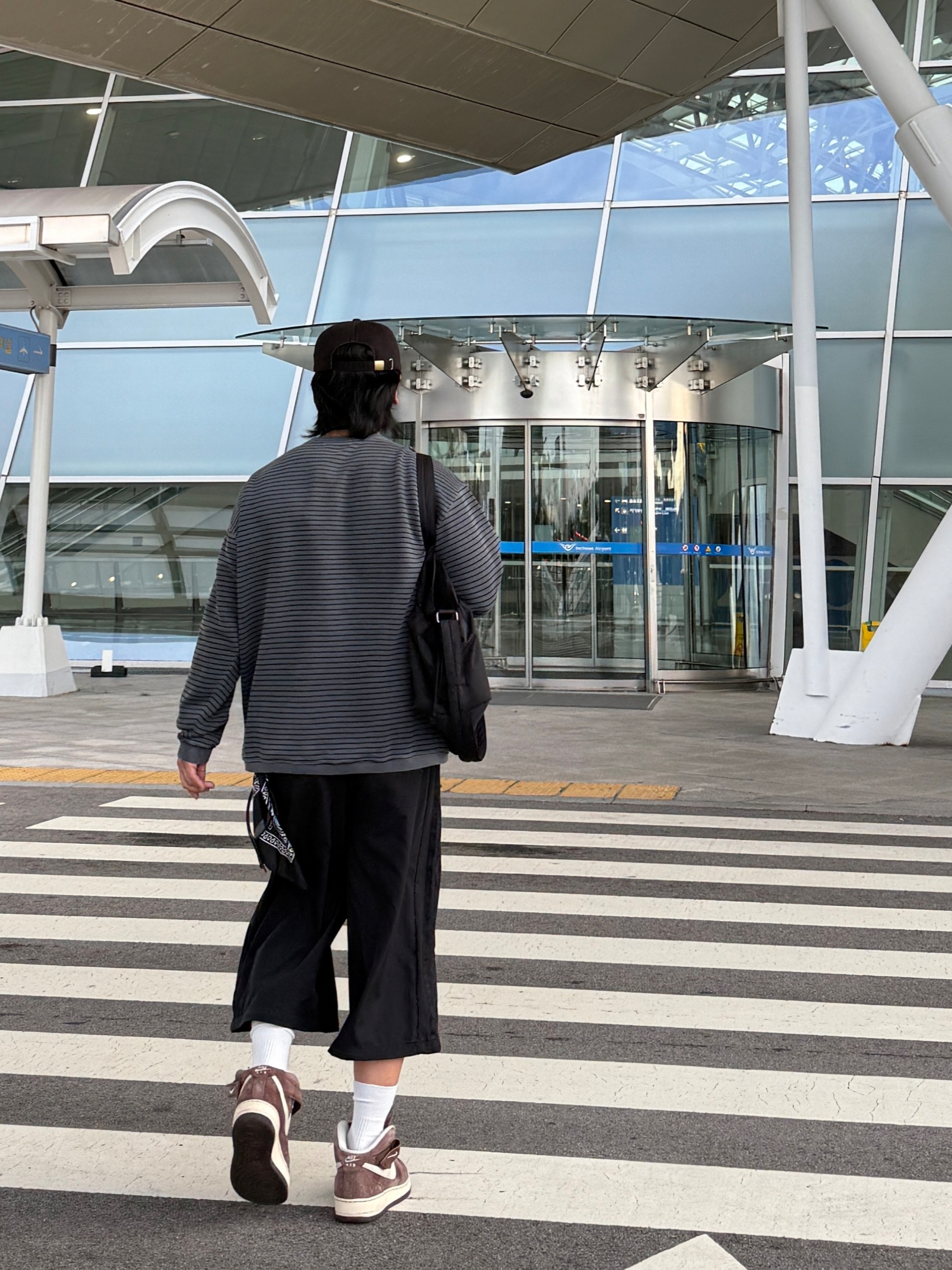 Nike Air Force 1 Mid '07 QS Chocolate, My Name is Peter 6-Panel Messiah Cap Black 착용 스타일 - 2