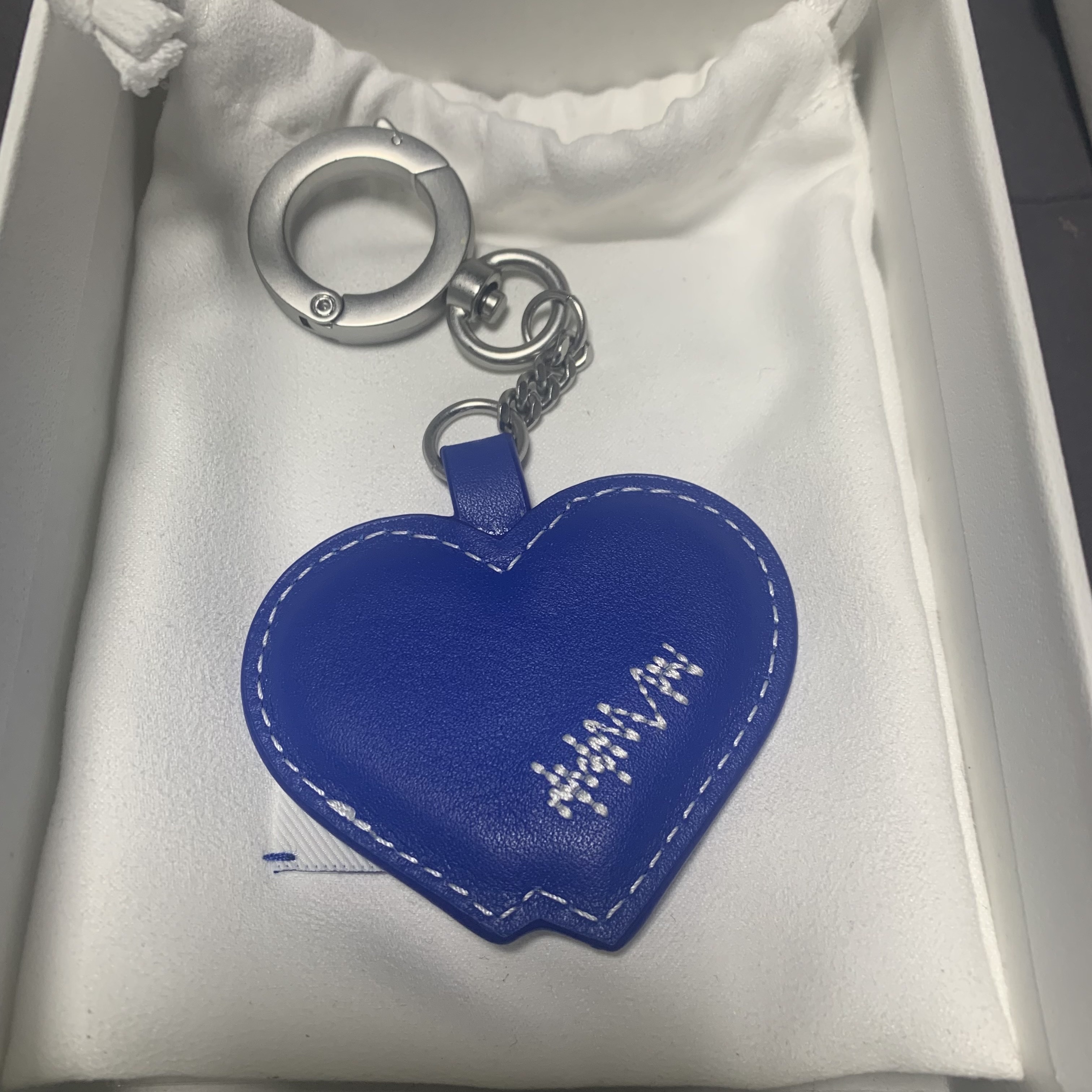 Ader Error Twin Heart Keyring Z-Blue 착용 스타일