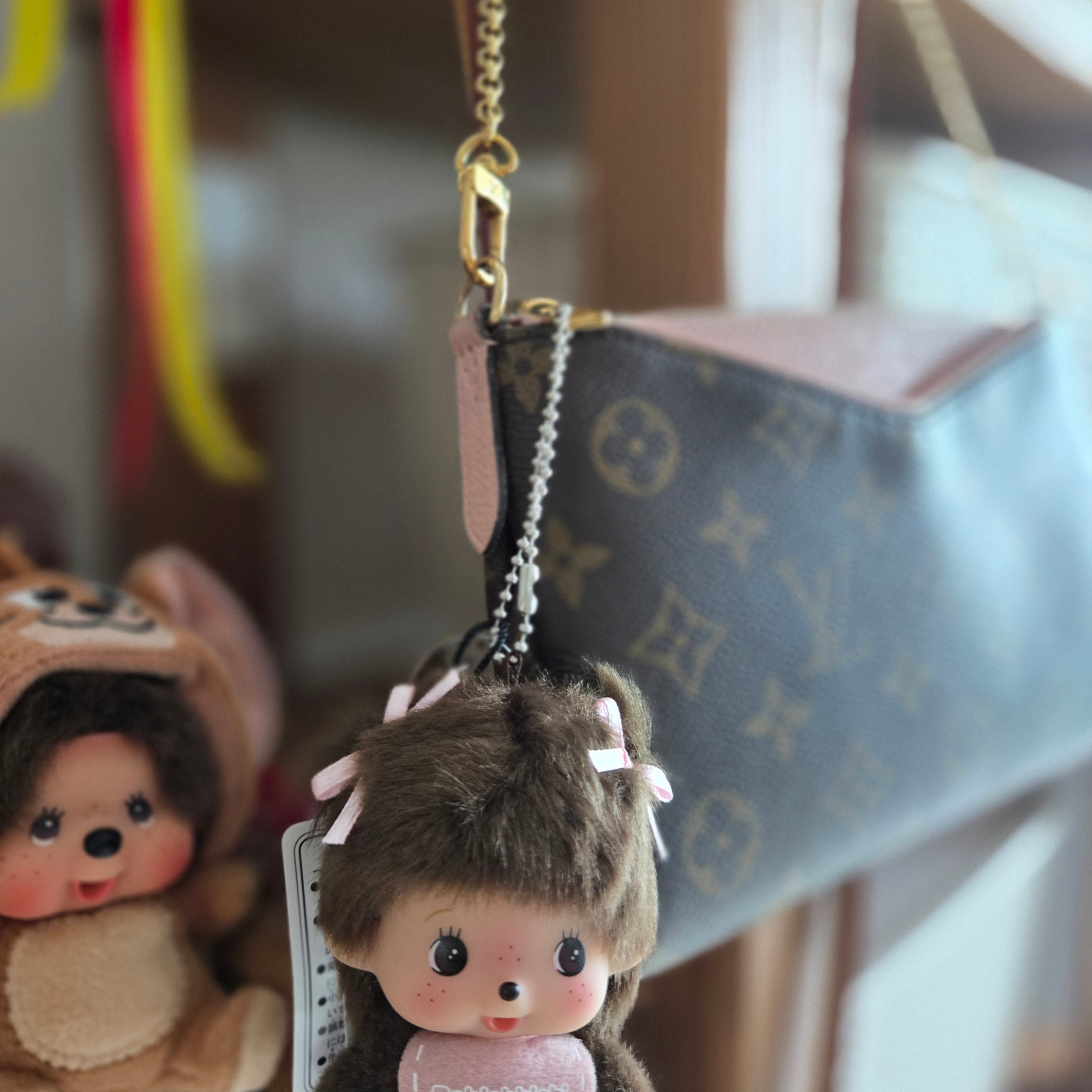 Monchhichi Bebichhichi Bighead SS Girl Key Chain Pink 착용 스타일