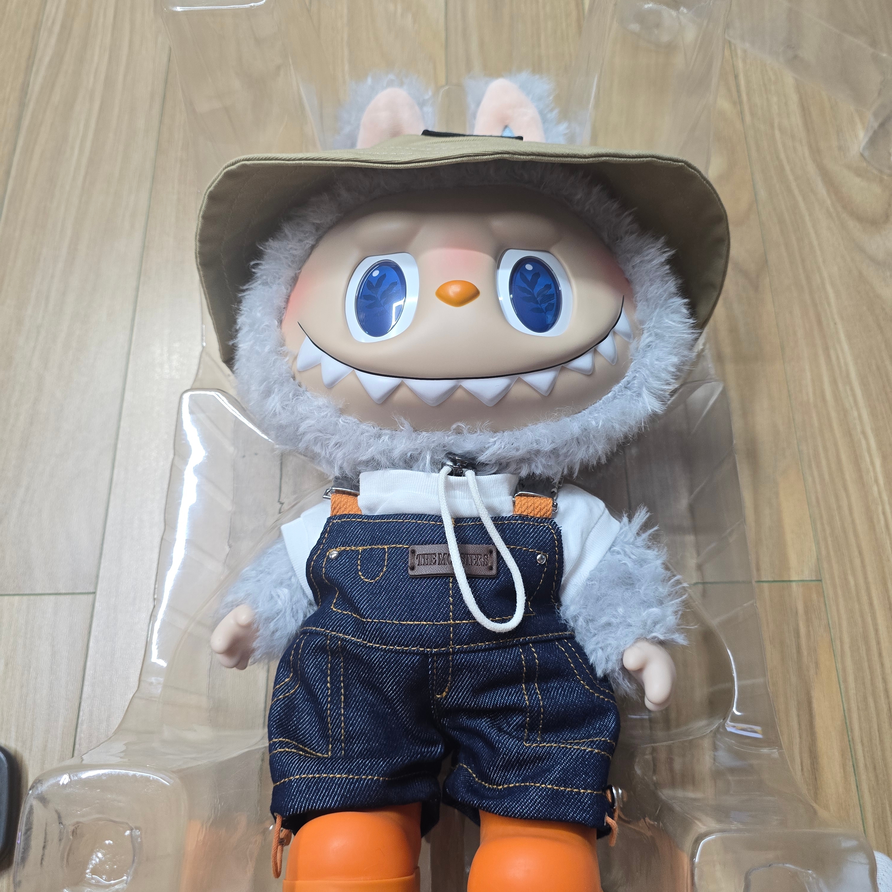 Pop Mart The Monsters Fall In Wild Labubu Series Plush Doll 착용 스타일 - 2