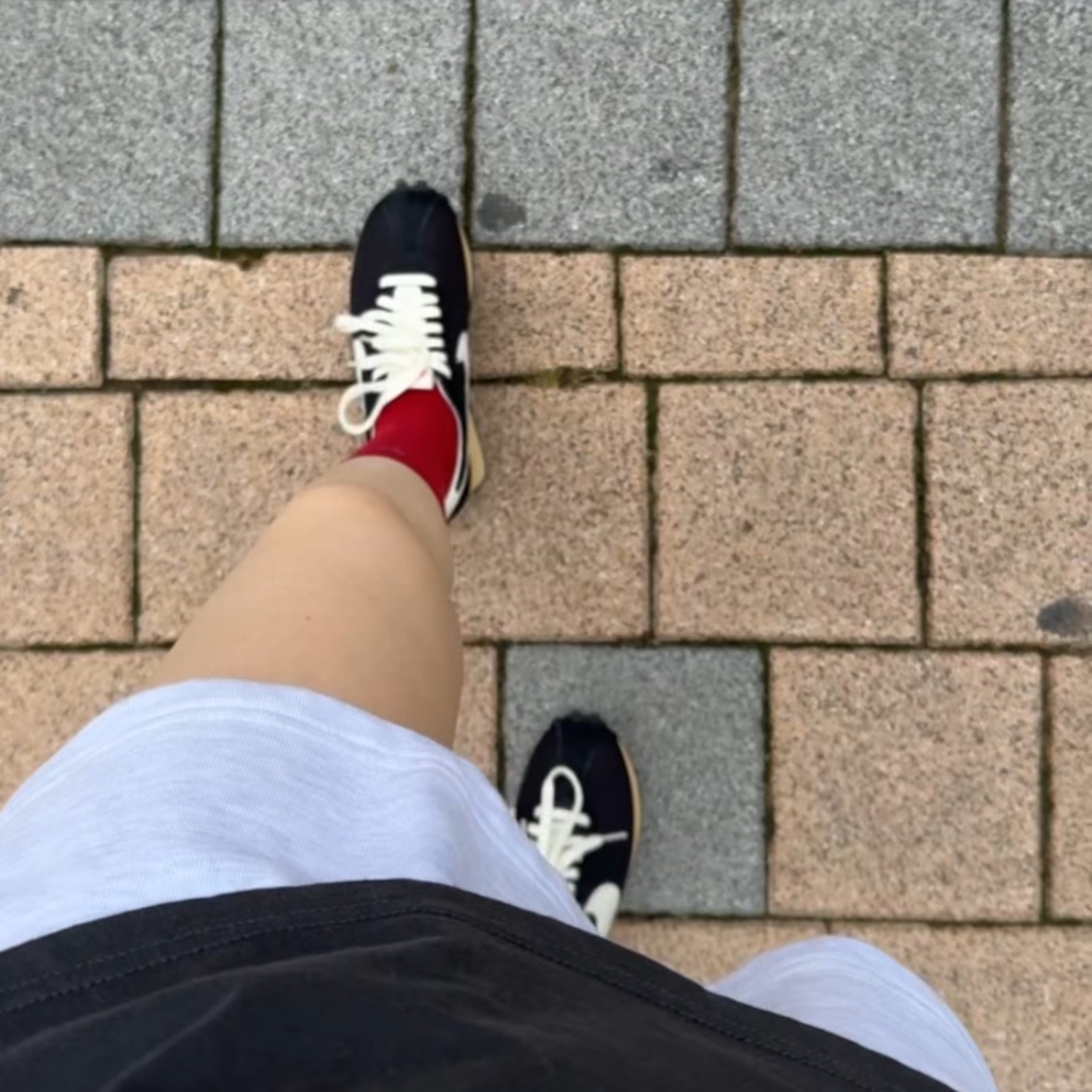 Nike LD-1000 SP Black and Sail 착용 스타일