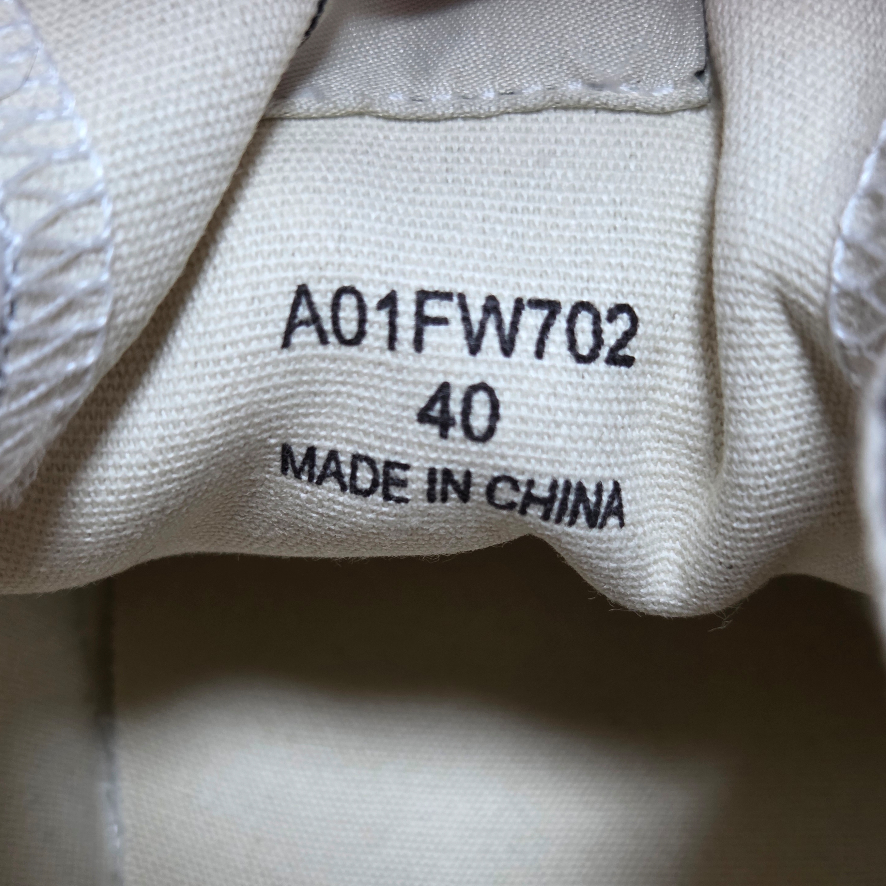 Maison Mihara Yasuhiro Peterson OG Sole Canvas Low Sneakers Black 착용 스타일 - 2