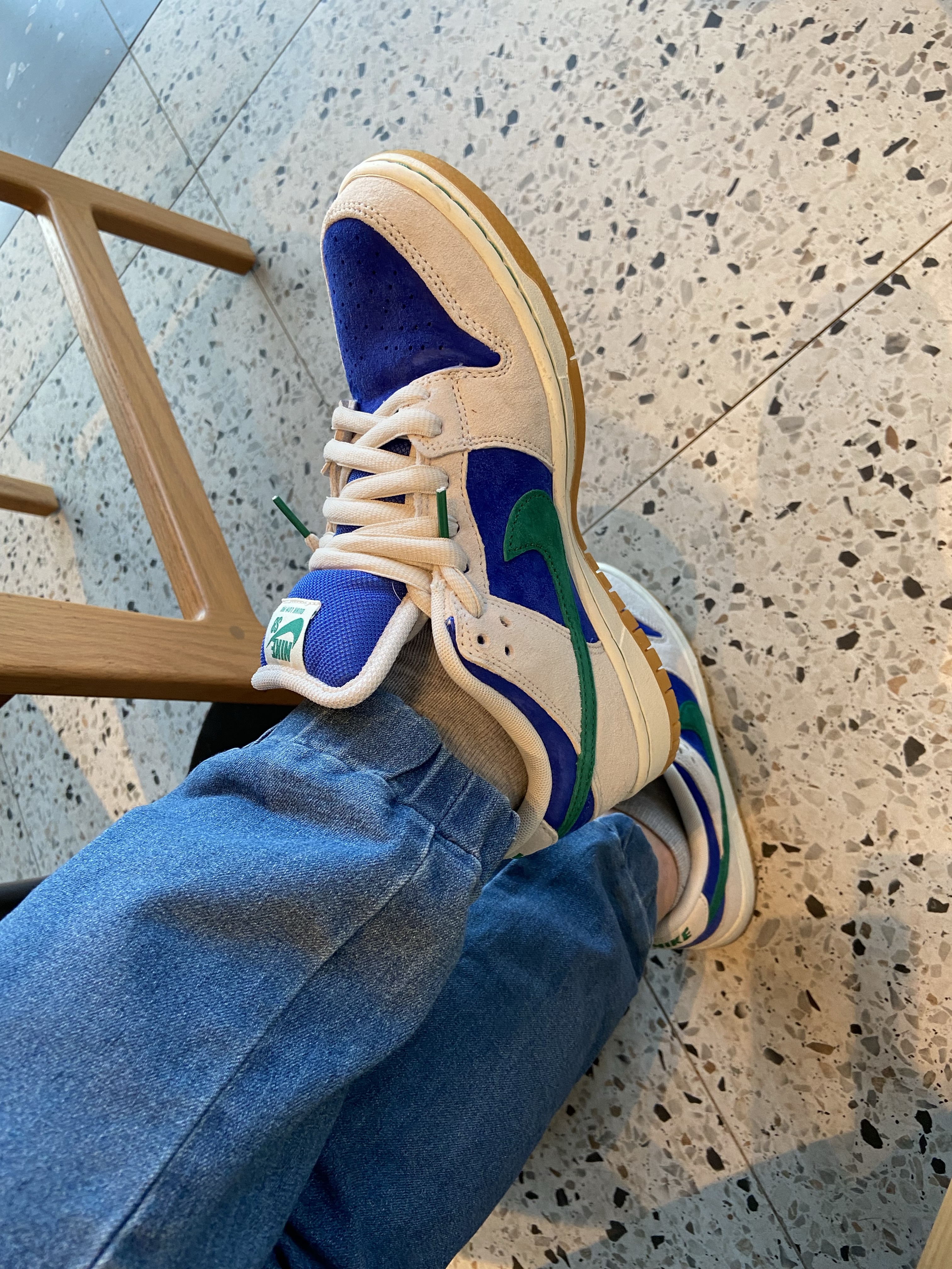 Nike SB Dunk Low Pro Phantom and Hyper Royal 착용 스타일