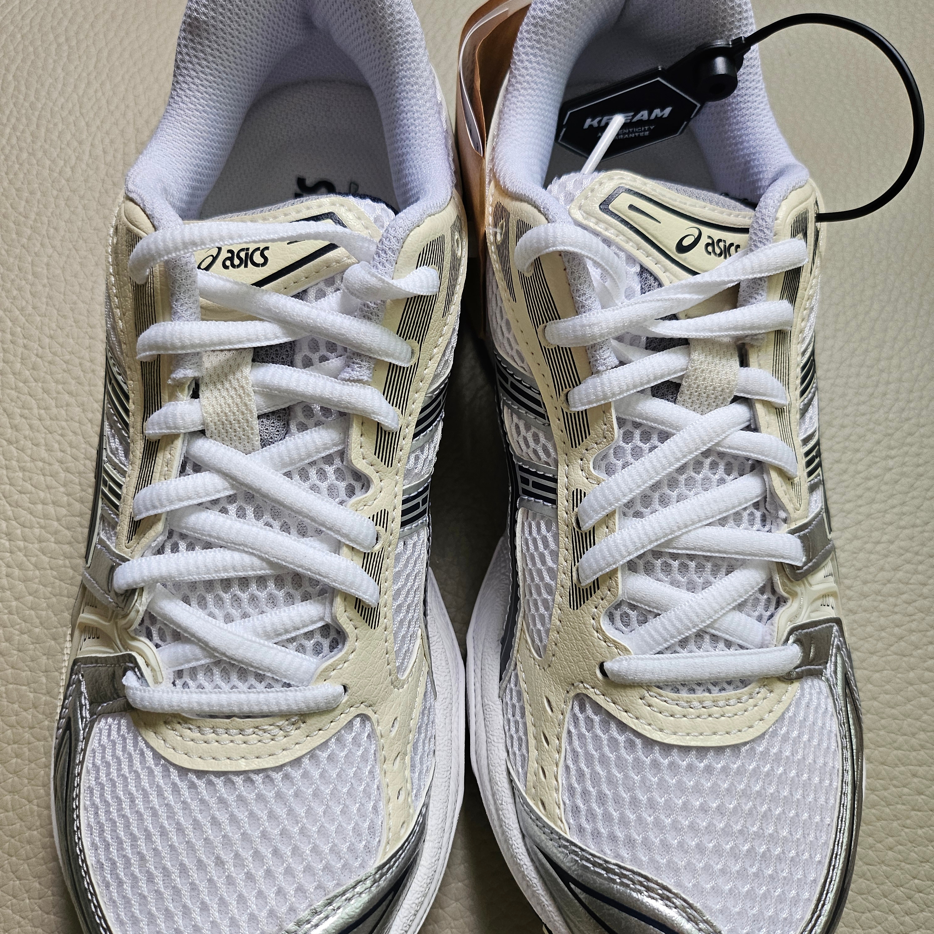 (W) Asics Gel-Kayano 14 White Midnight 착용 스타일 - 1