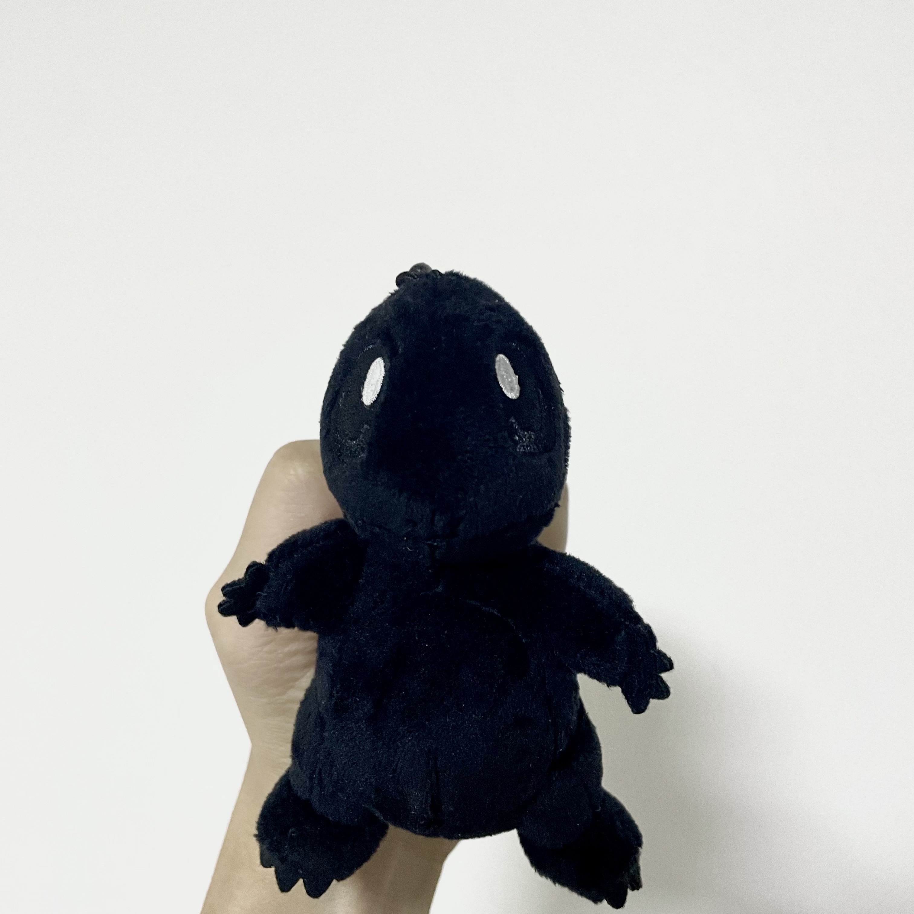 Fragment x Pokemon INN Thunderbolt Project TBP Mascot Key Ring Hitokage Black 착용 스타일