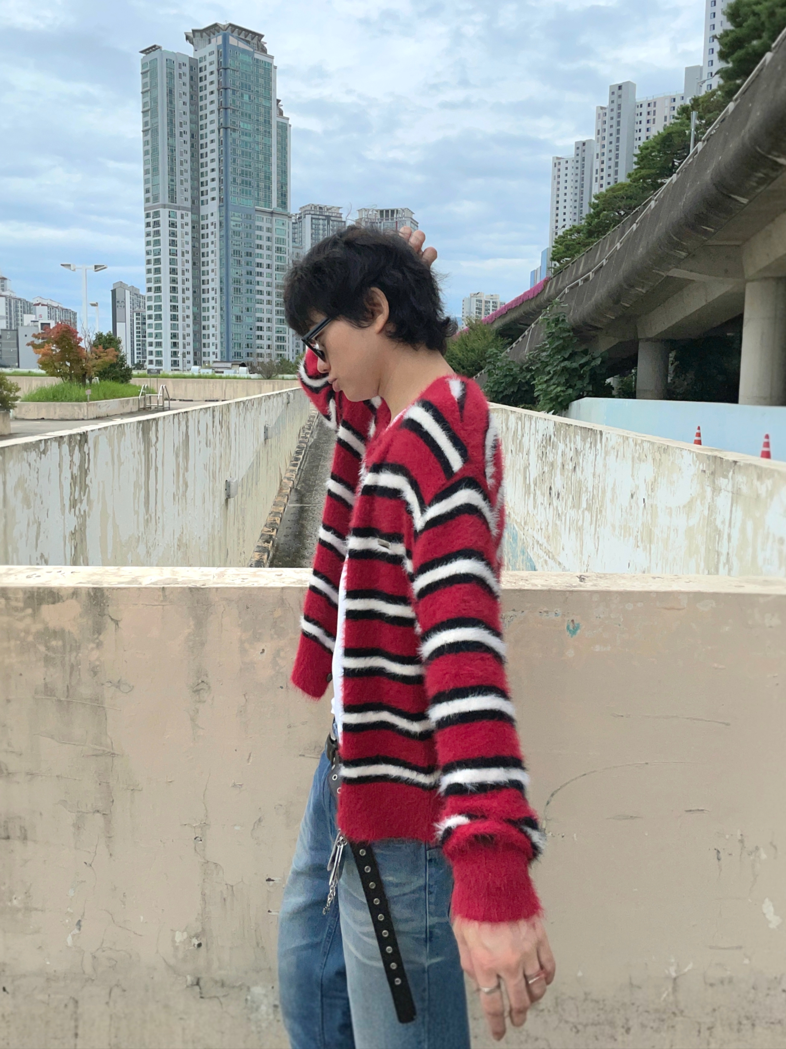Kamien Cross Dart Denim Jean Blue, ALEXII Too Much Keyring Ver.2 착용 스타일 - 4