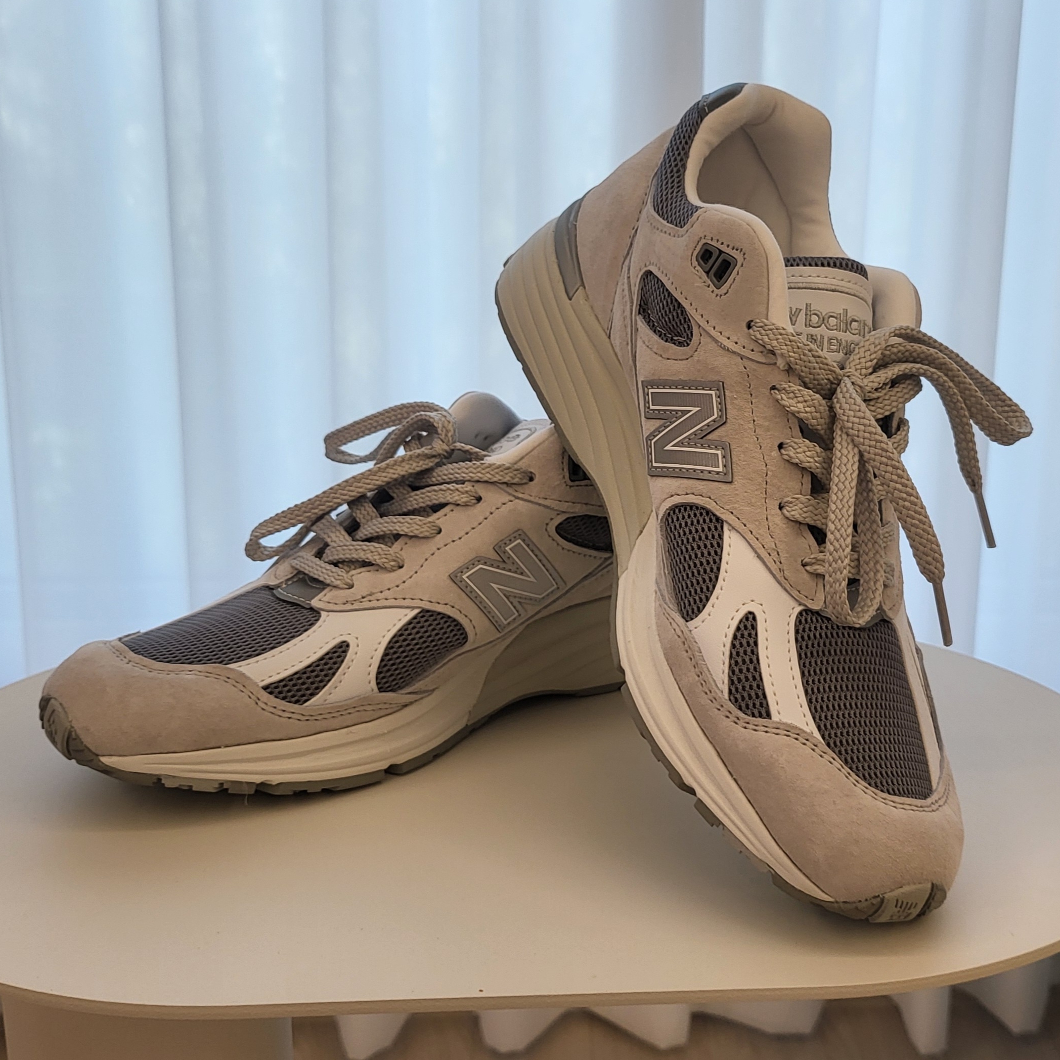 New Balance 991v2 Made in UK Nimbus Cloud Cool Grey - D Standard 착용 스타일 - 3