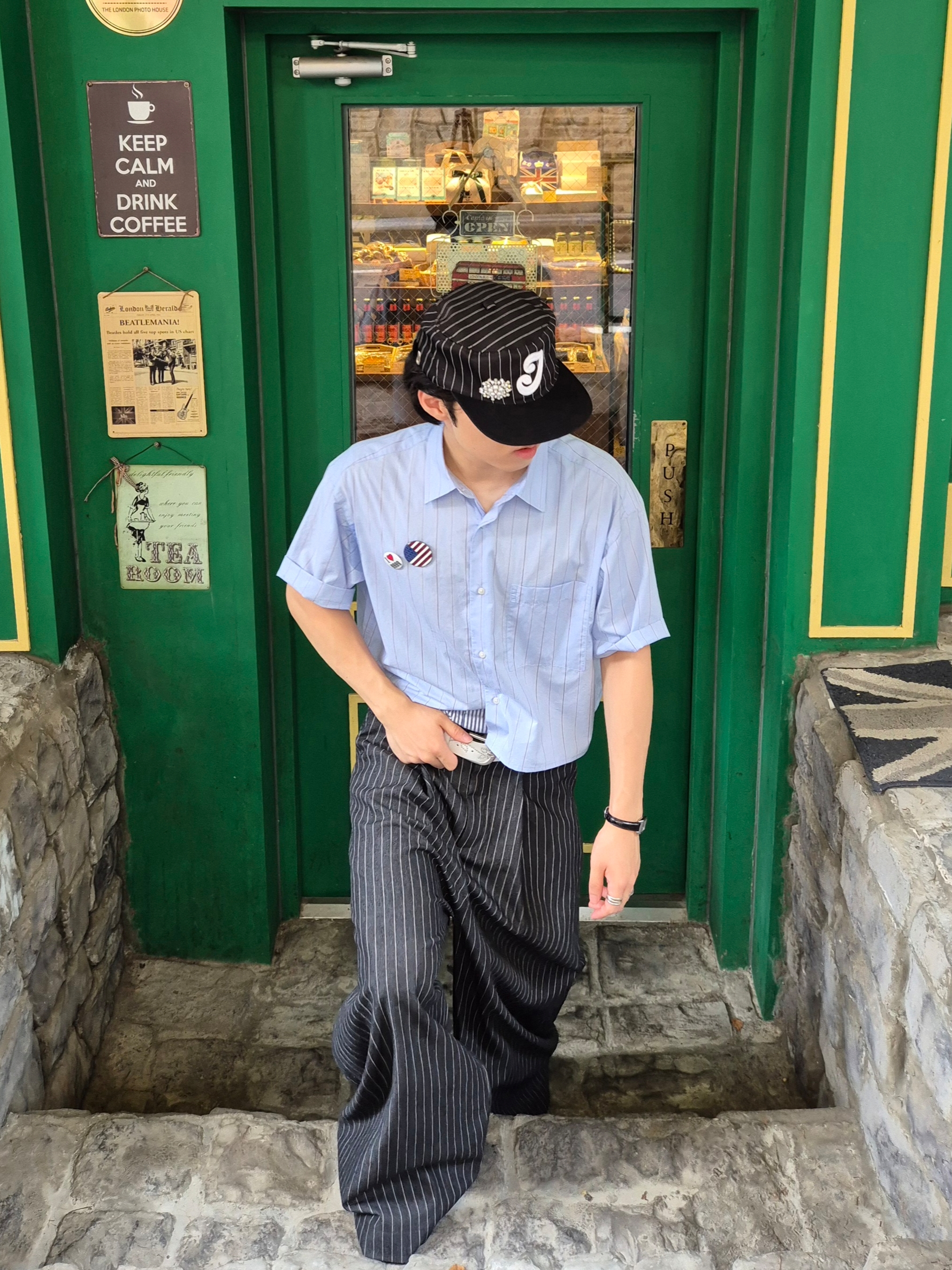 Dr. Martens Adrian Smooth Black 착용 스타일 - 4