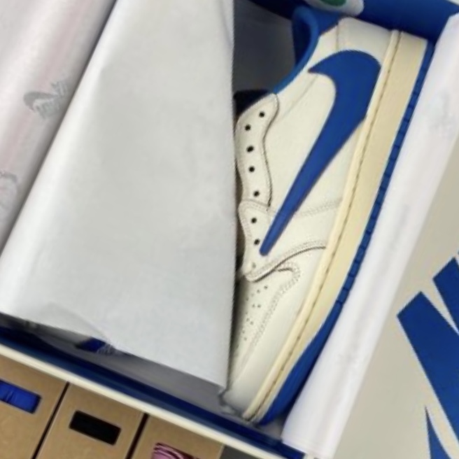 Jordan 1 x Travis Scott x Fragment Retro Low OG SP Sail Military Blue 착용 스타일 - 1