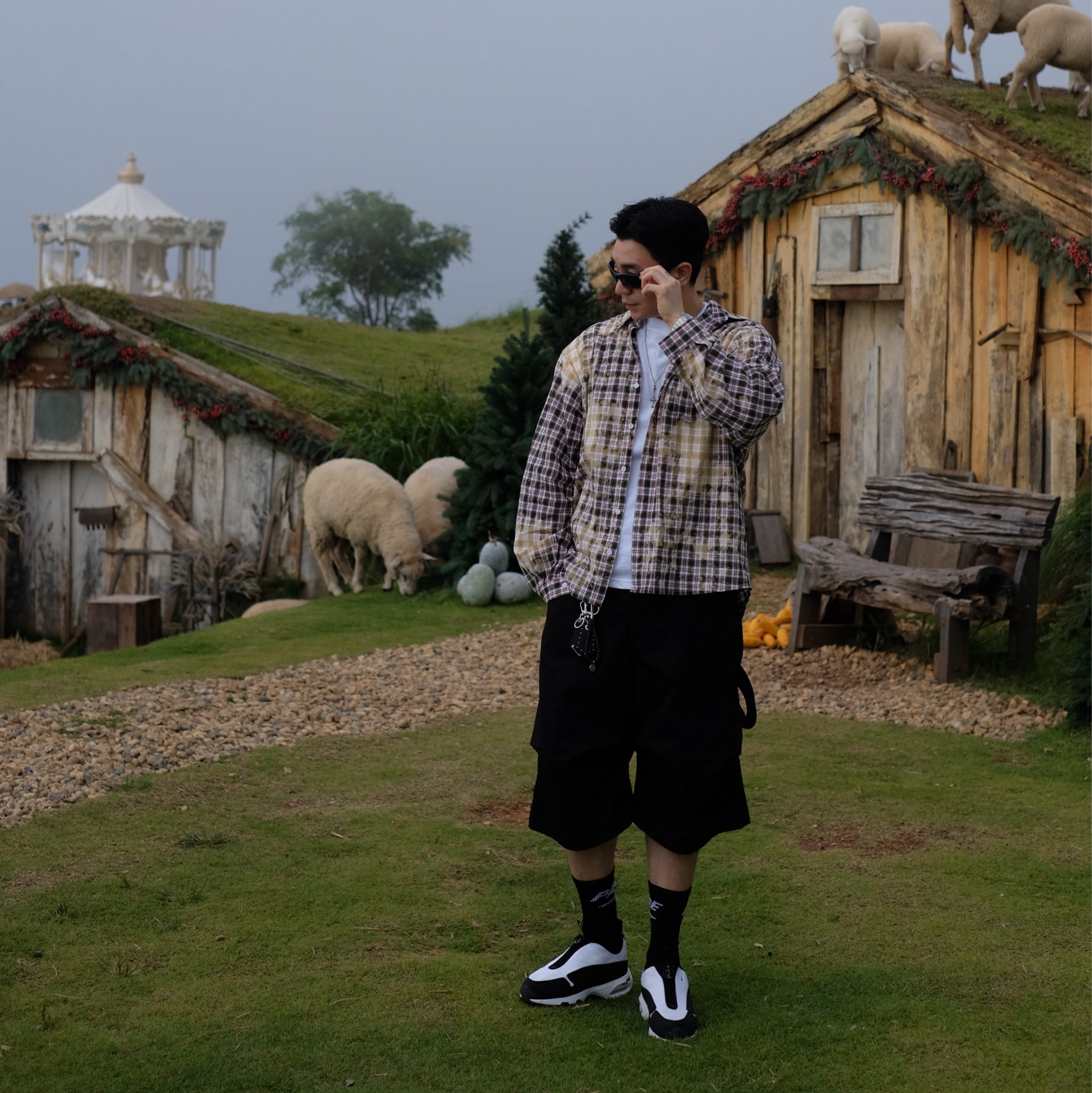 GRAILZ Bleached Plaid Summer Shirts Green, Nike x Comme des Garcons Homme Plus Air Max Sunder SP White Black 착용 스타일 - 1