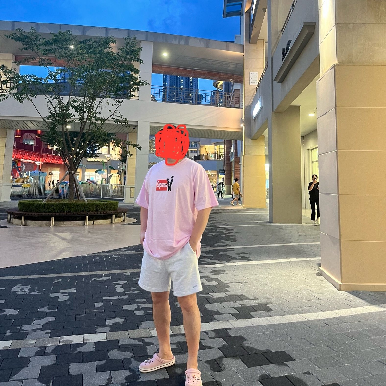 Supreme Stick T-Shirt Pink - 25FW 착용 스타일