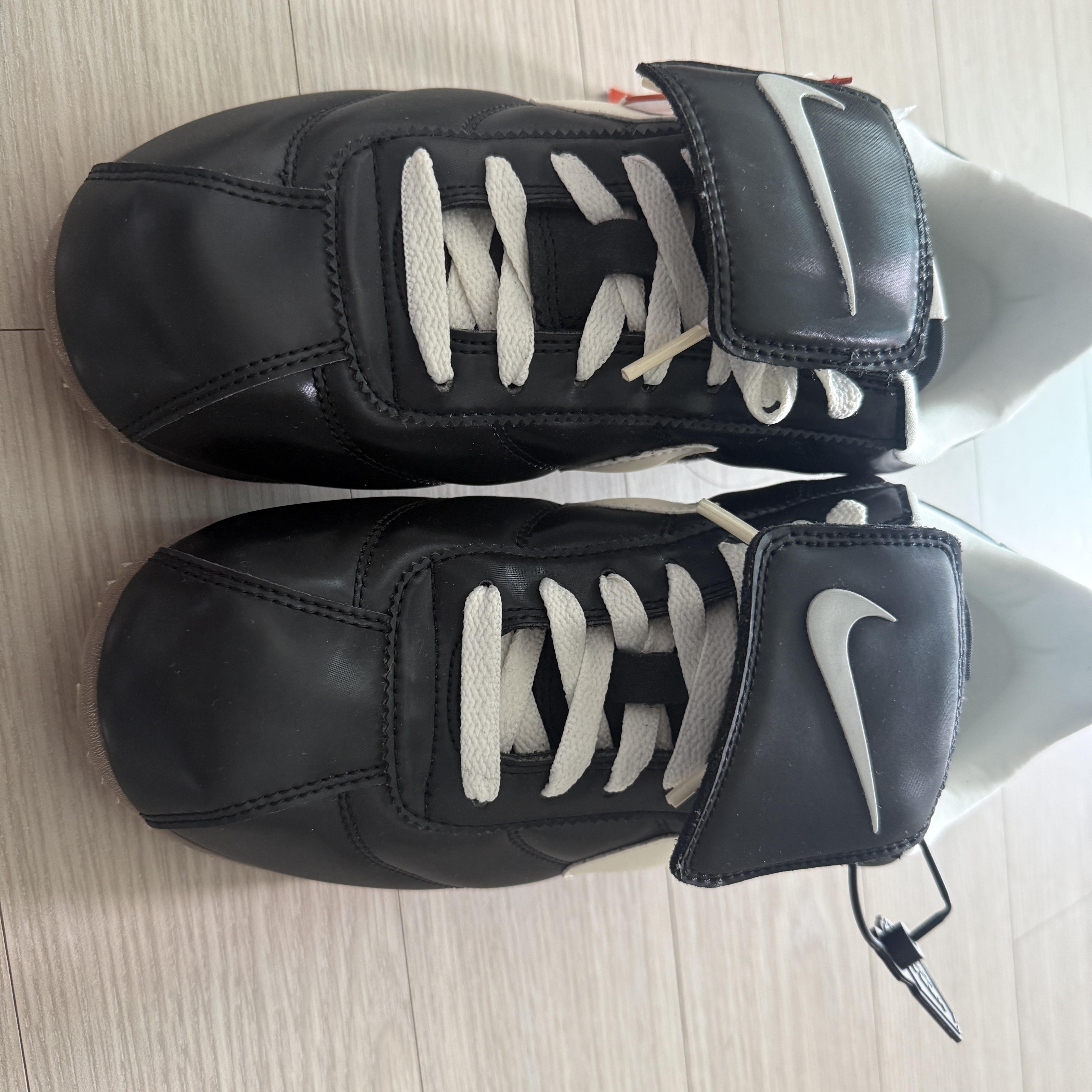 Nike Cortez SE Black Gum Brown 착용 스타일 - 2