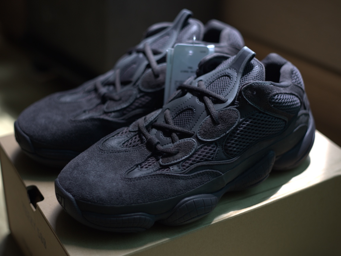 Adidas Yeezy 500 Utility Black 2018/2020 착용 스타일