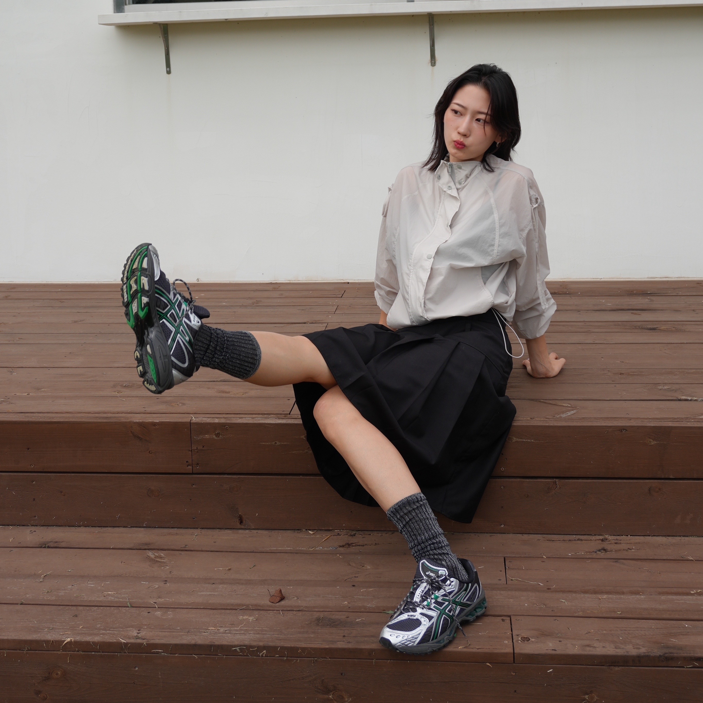 Asics Gel-Nimbus 10.1 Obsidian Grey Green Basil 착용 스타일 - 4