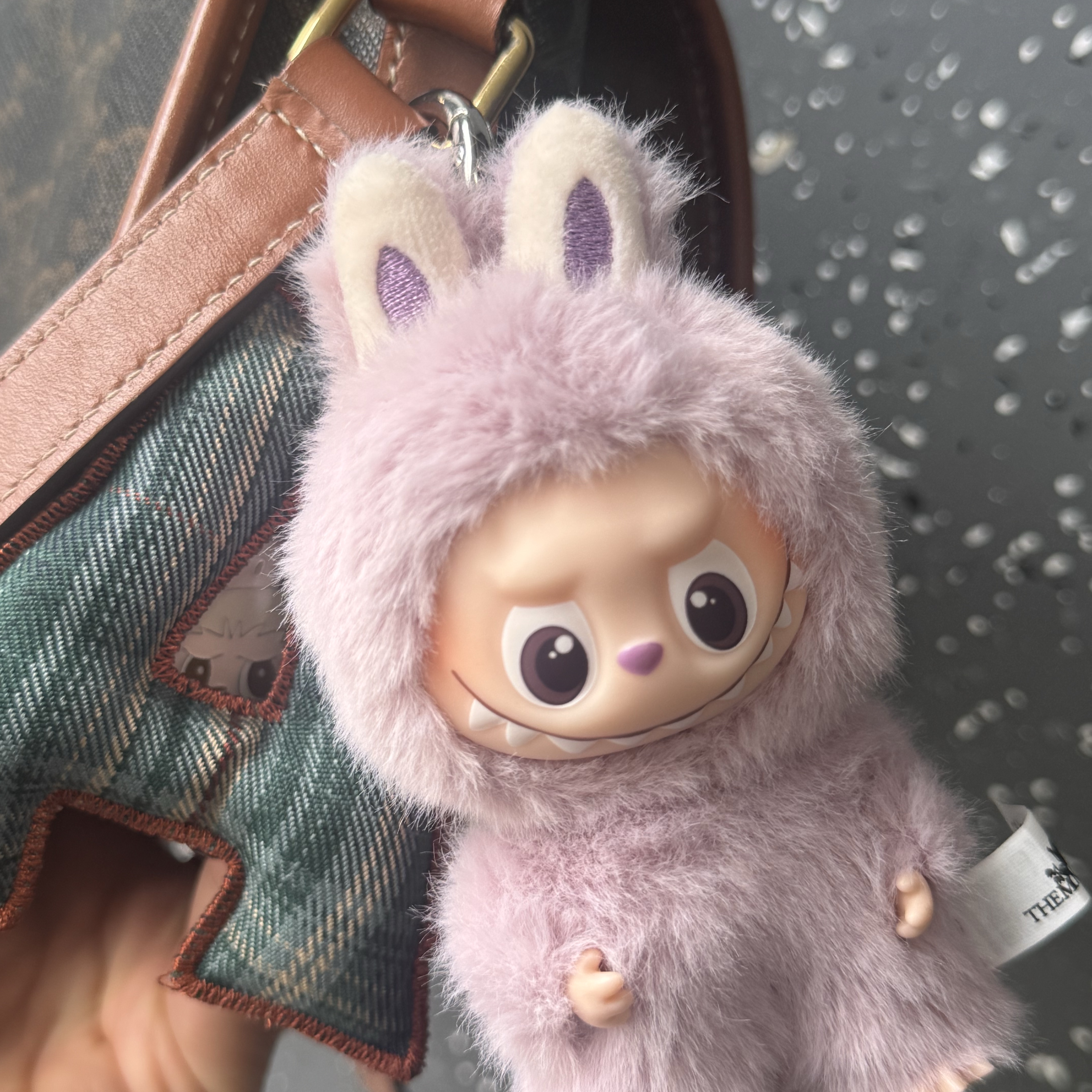 Pop Mart Labubu The Monsters Pin For Love Series Vinyl Plush Pendant Sealed Case (A-M) (1 Blind Box) 착용 스타일 - 3