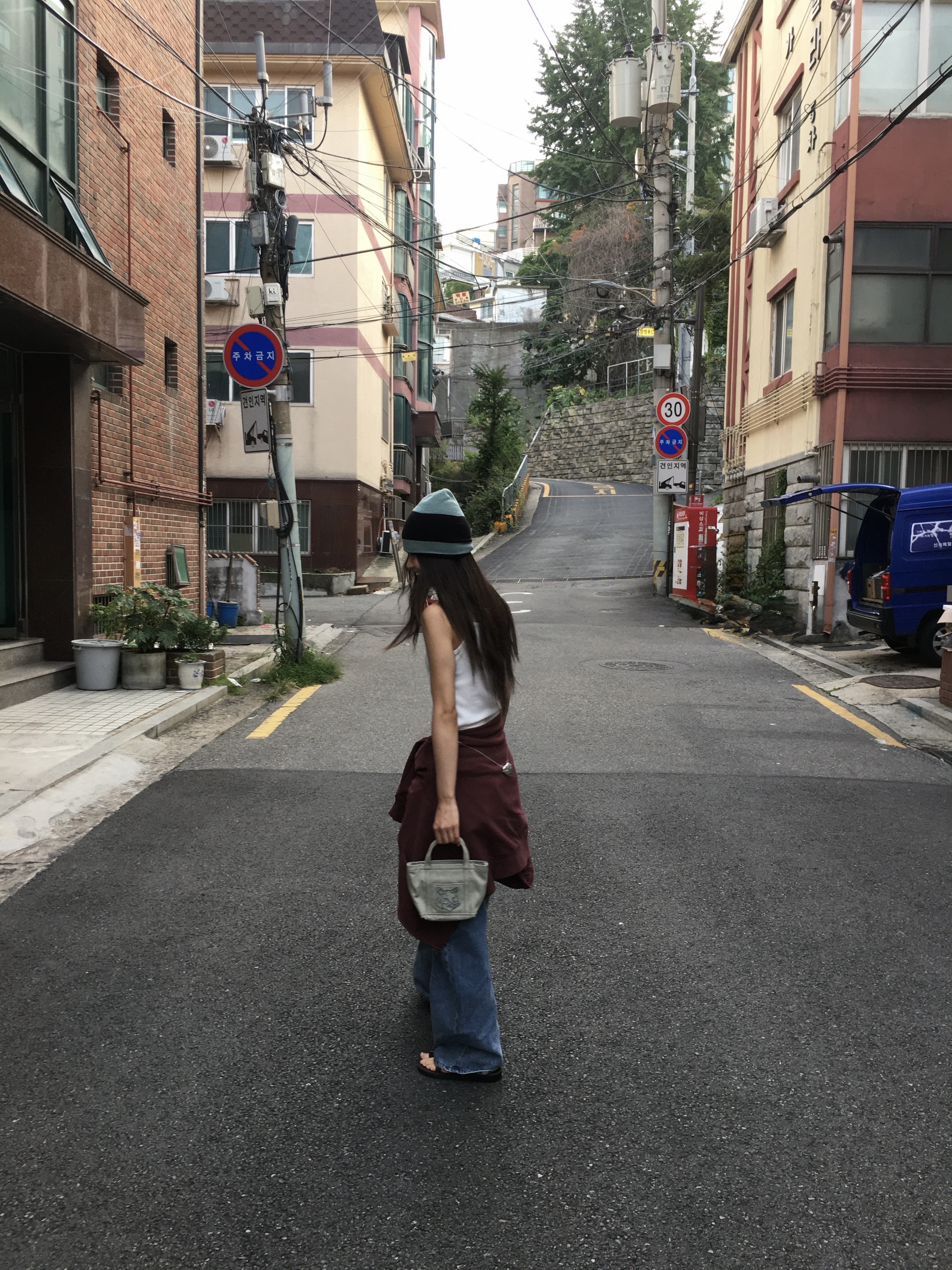 Maison Kitsune Fox Head Mini Tote Bag Green, Jerusalem Sandals No.8 The Good Shepherd Brown 착용 스타일 - 3