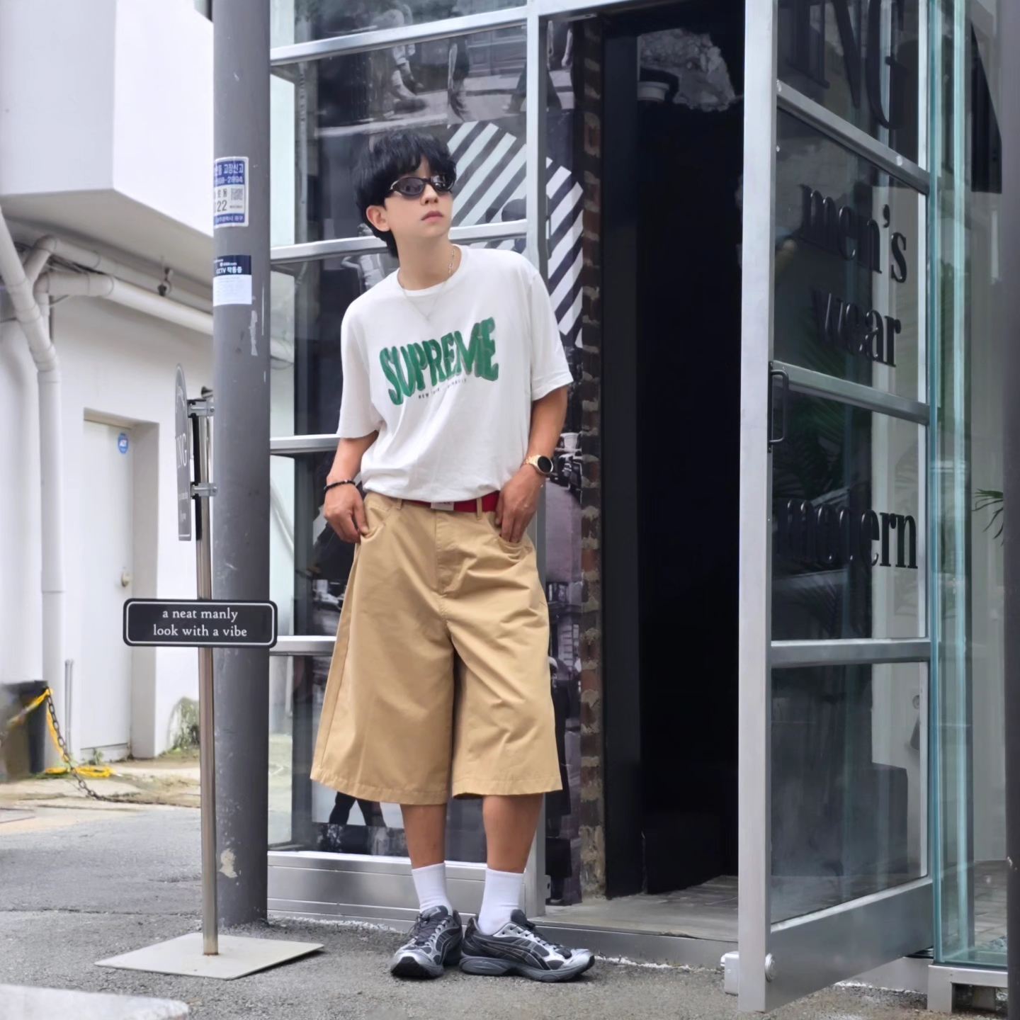 Supreme Flocked Washed S/S Top White - 25SS, Samsung Galaxy Watch6 44mm LTE Silver (Korean Ver.) 착용 스타일 - 2