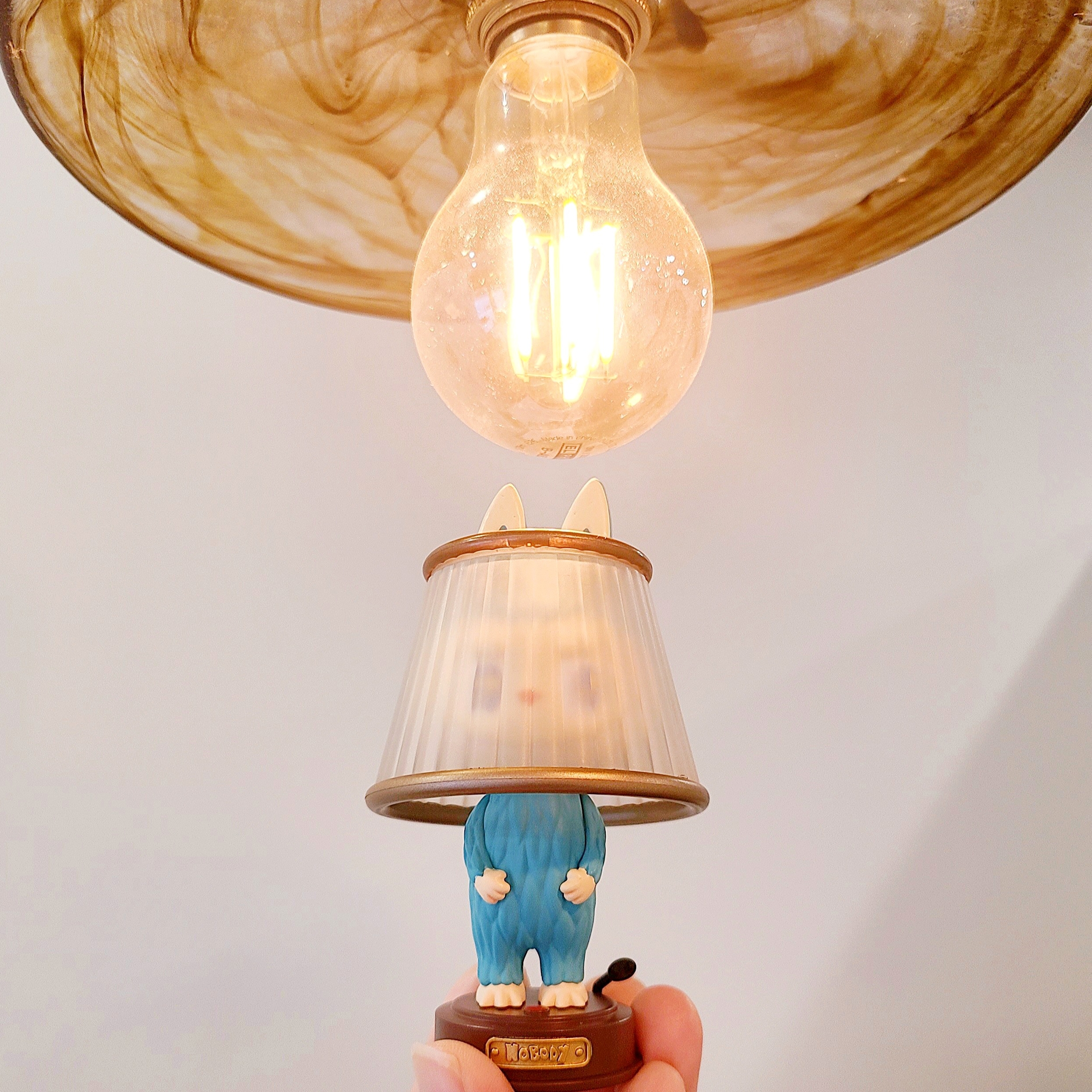 Pop Mart Labubu Almost Hidden Series Lamp (Opened Case) 착용 스타일
