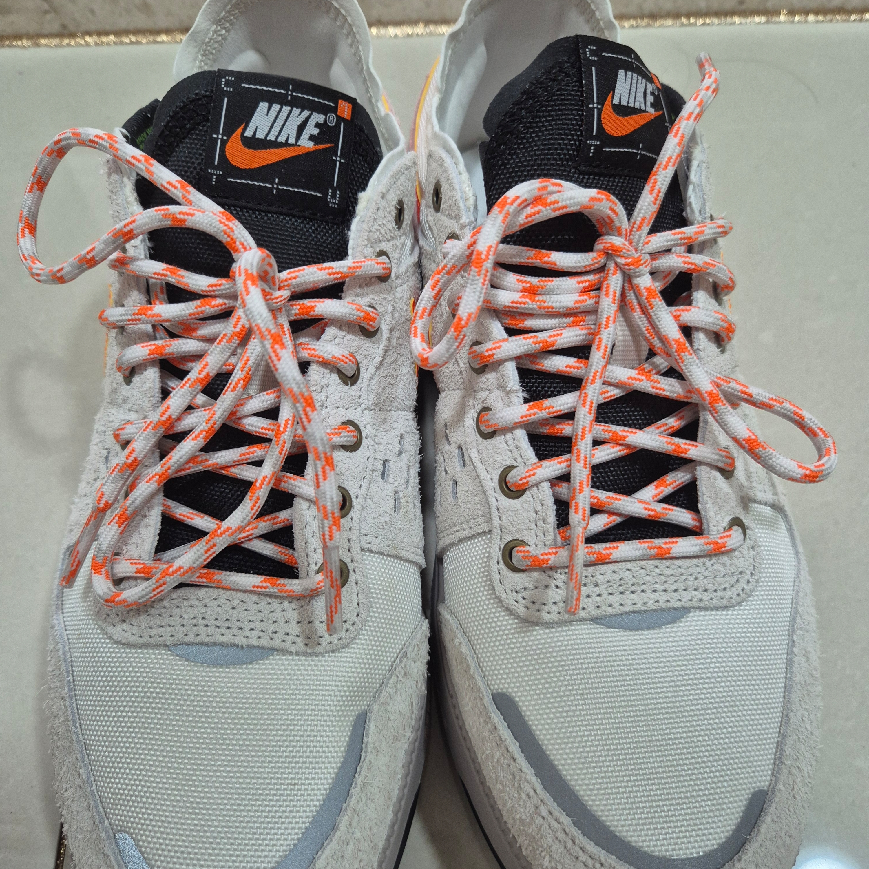 Nike C1TY Premium Phantom Light Orewood Brown 착용 스타일 - 1